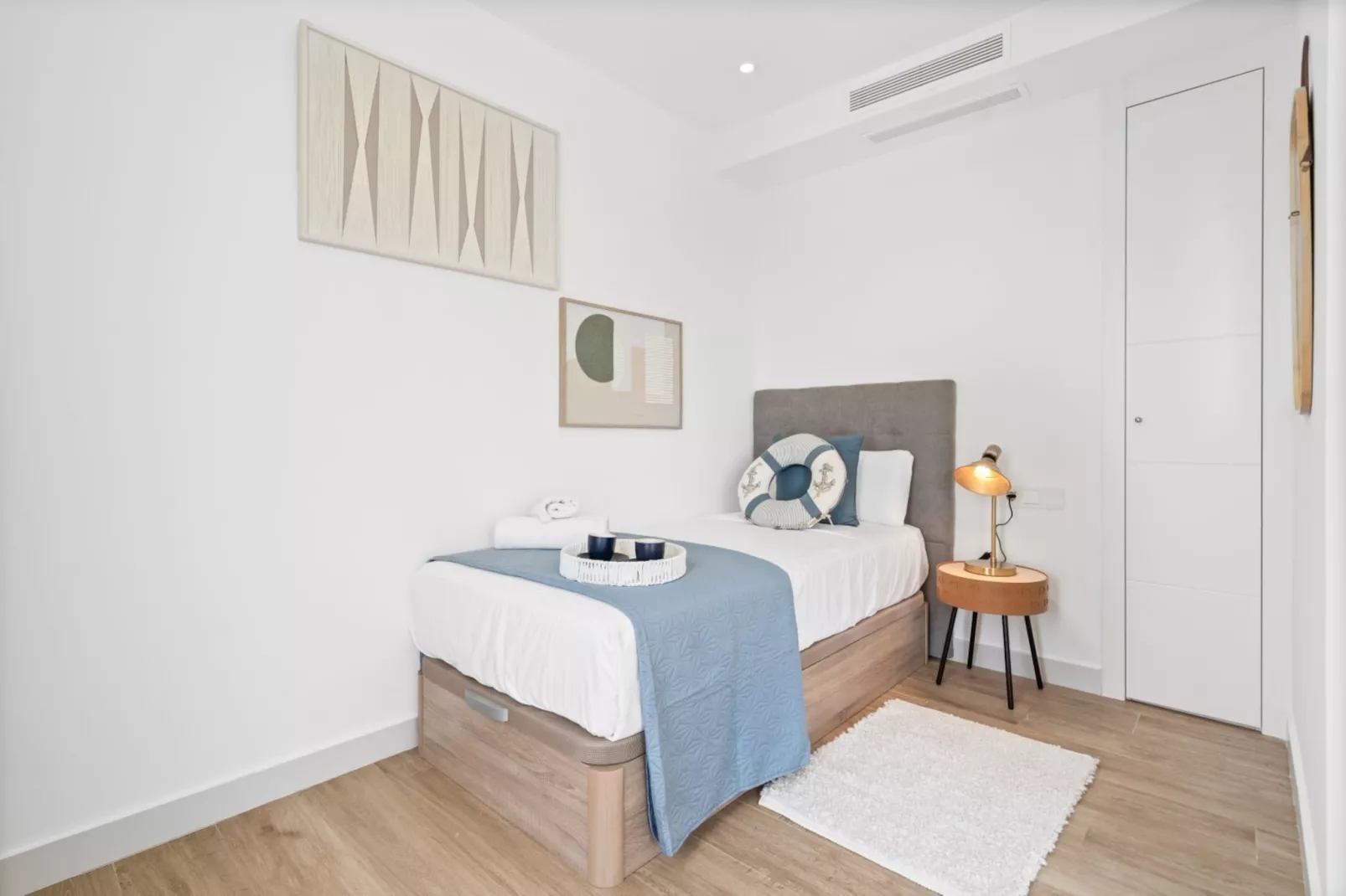Modern 3-pax Apt & Solarium ALCAZABA LAGOON (2023) - Chambre