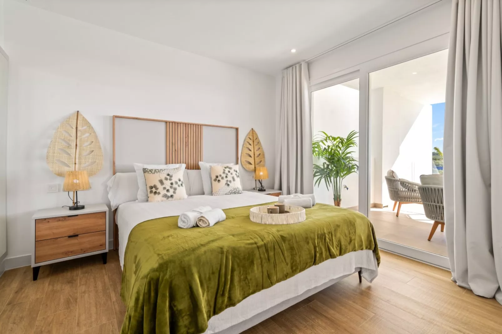 Stylish 2-bed Apartment ALCAZABA LAGOON (2011) - Chambre
