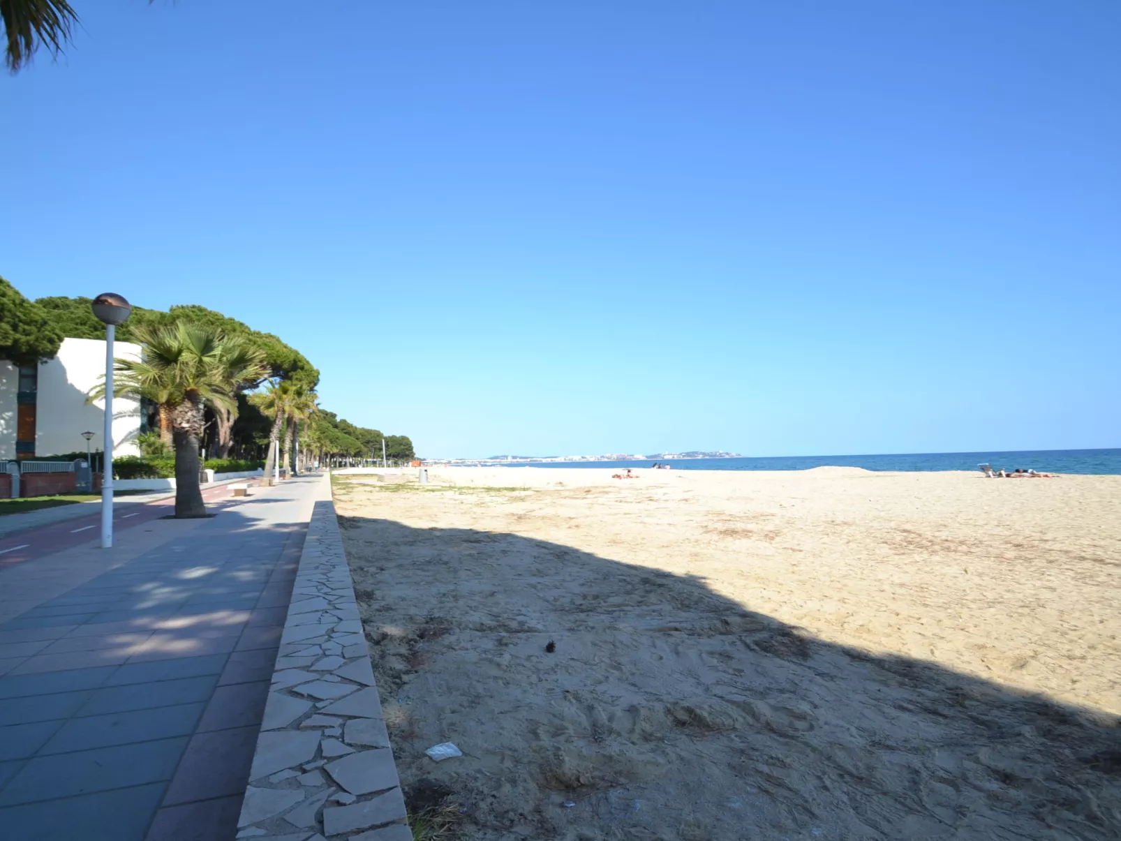 Pins i Mar - Outside