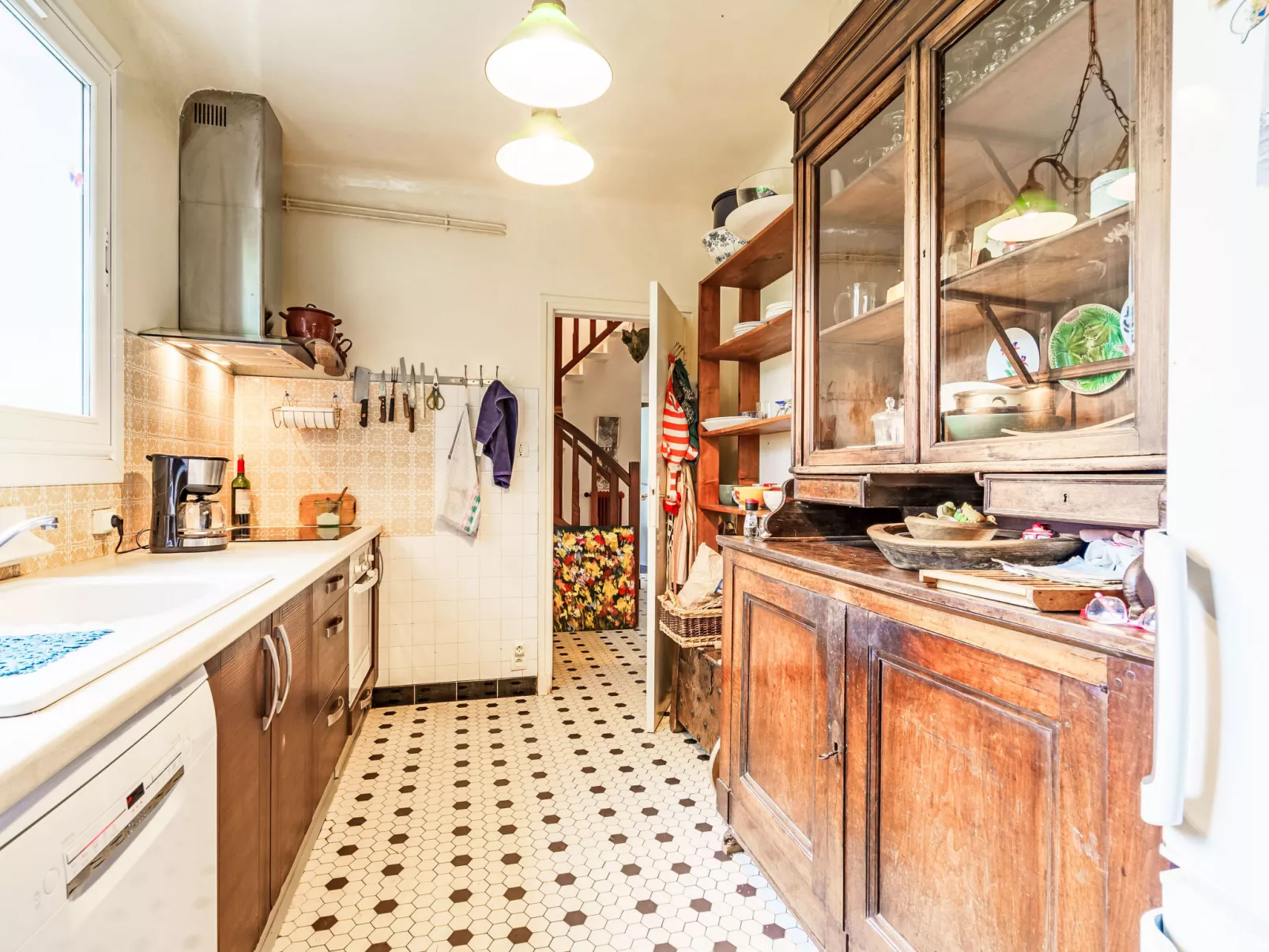 Chemin des Carrières - Inside