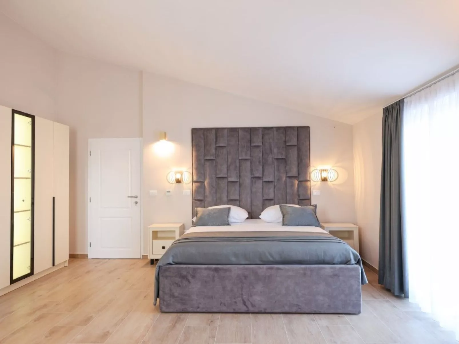 Zimmer "Graues Zimmer" mit privatem Balkon - Image-tags.info