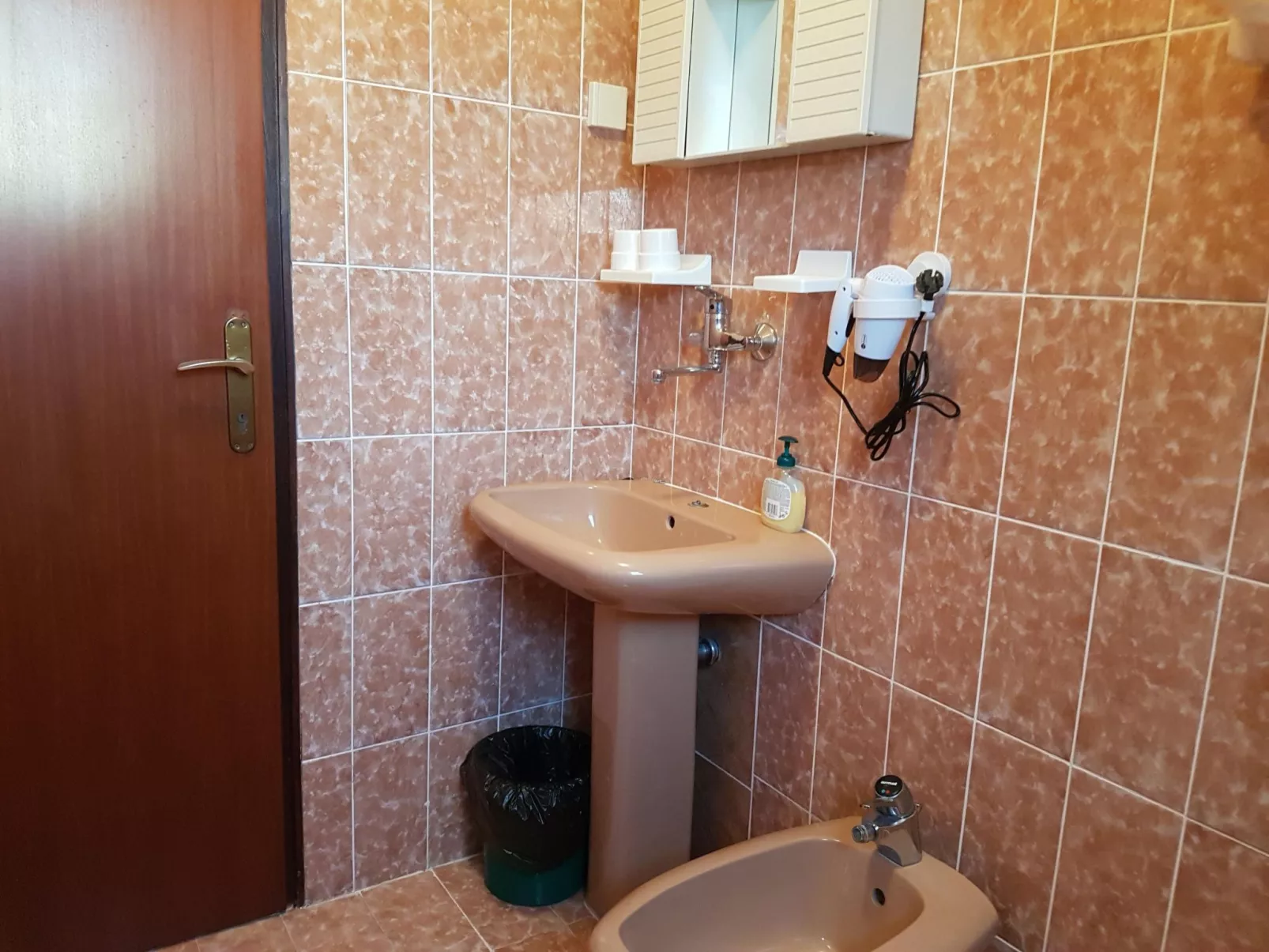 Attraktiver Standort - Dedans