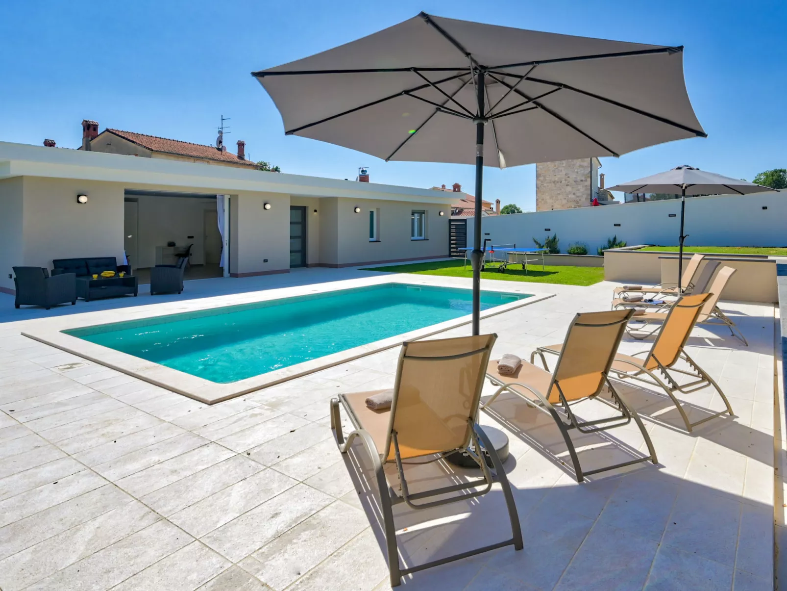 Montevernal - Drinnen