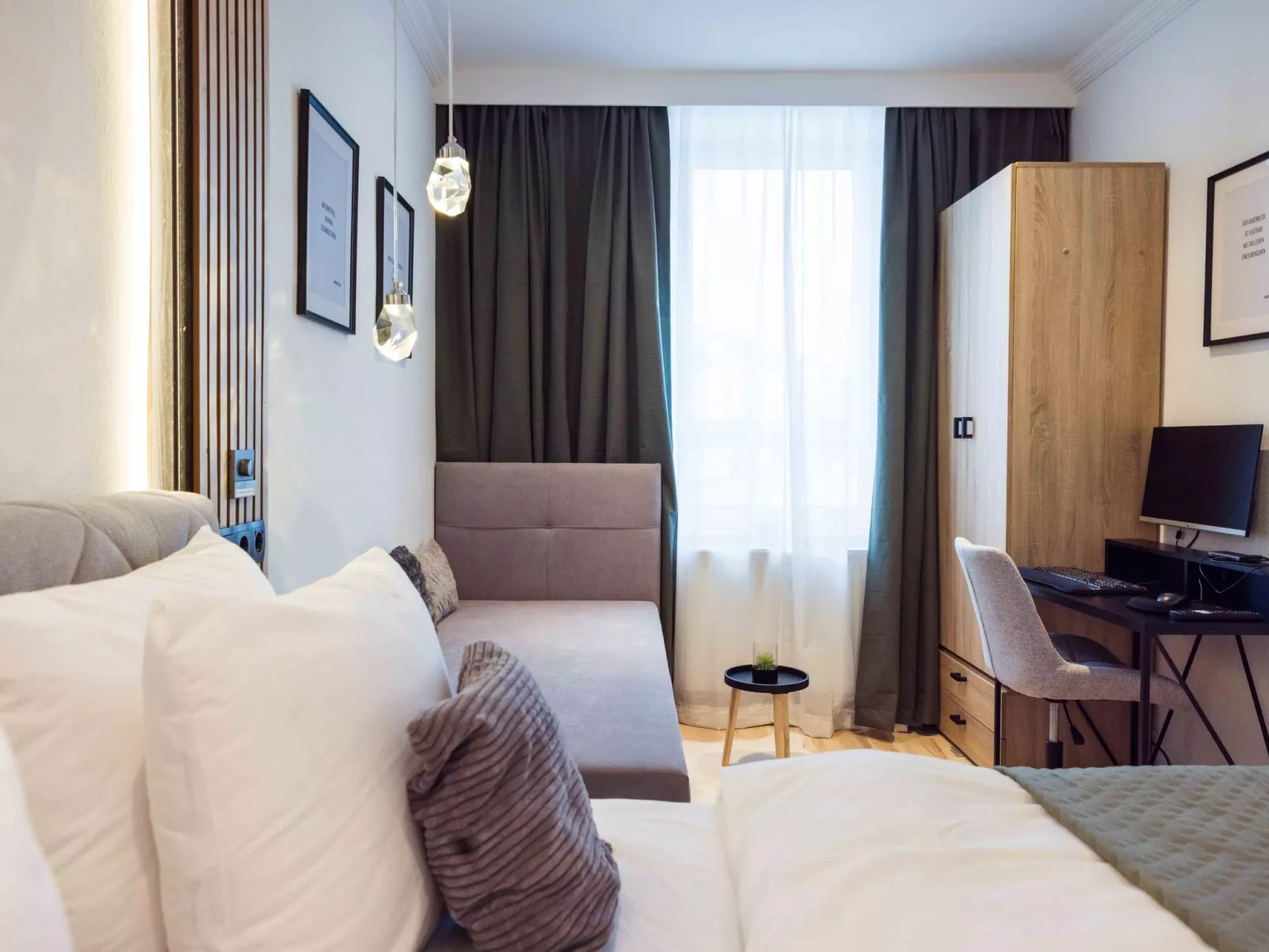 Schiller Apartment im Zentrum von Hof. Küche, Parkplatz, 250MBit Wlan - Inside