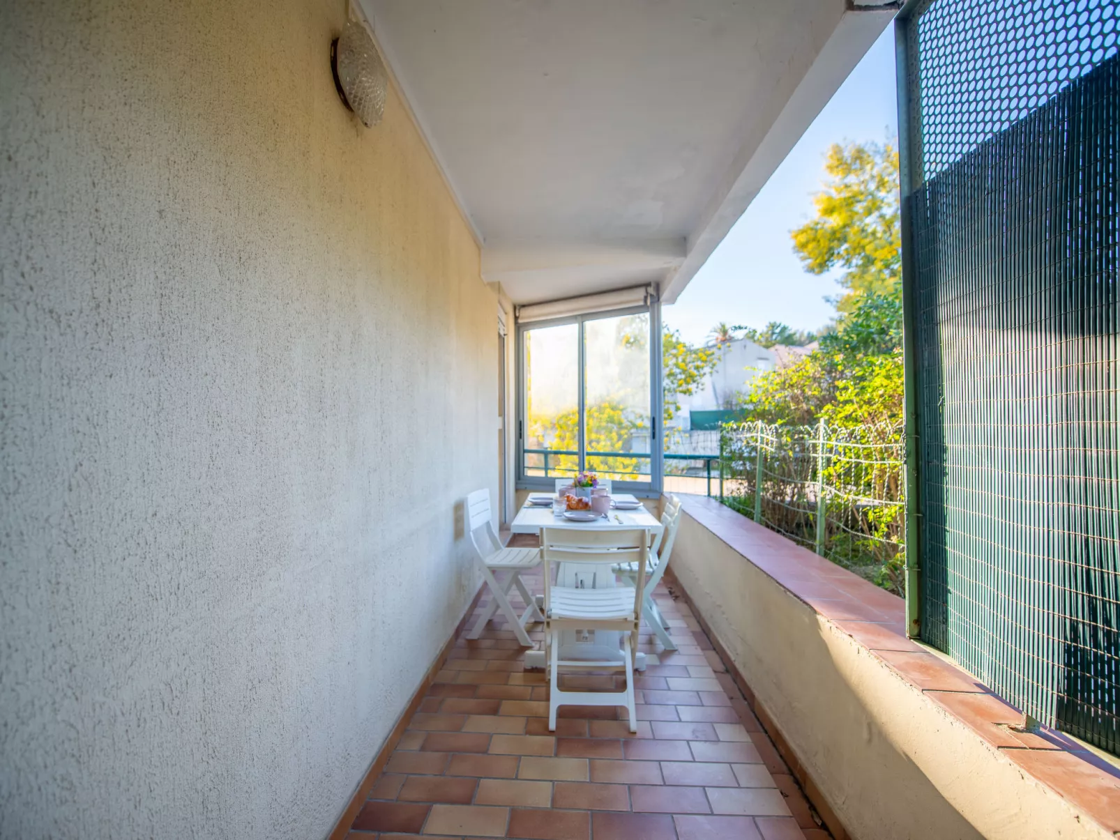 Le Sextant - Draußen