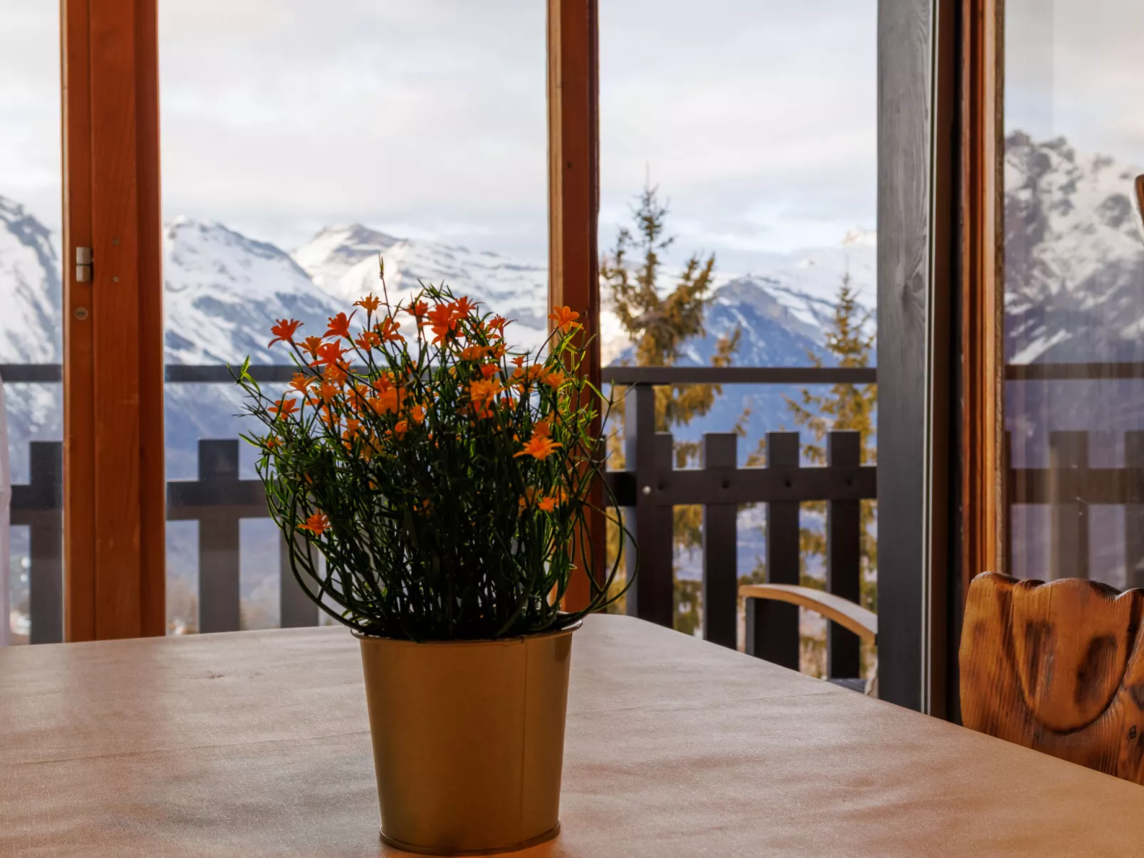 Jolimont J4 - Inside