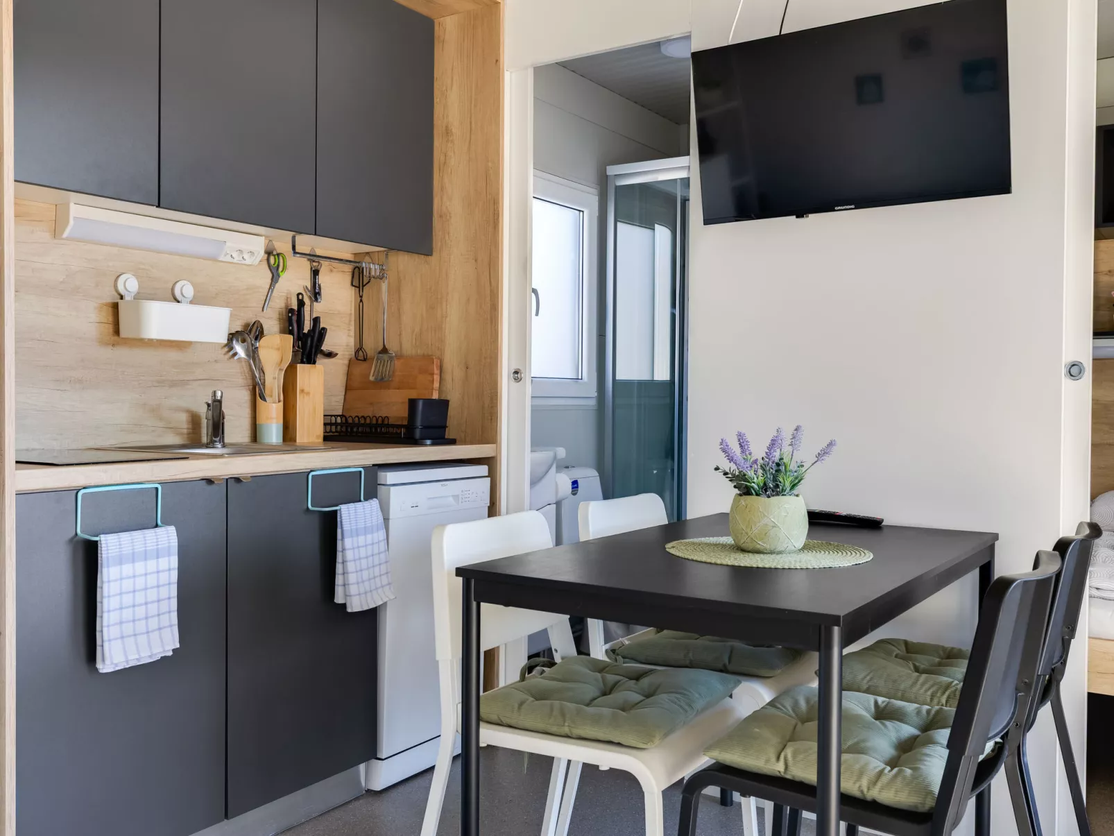 Maslina Delux - Drinnen