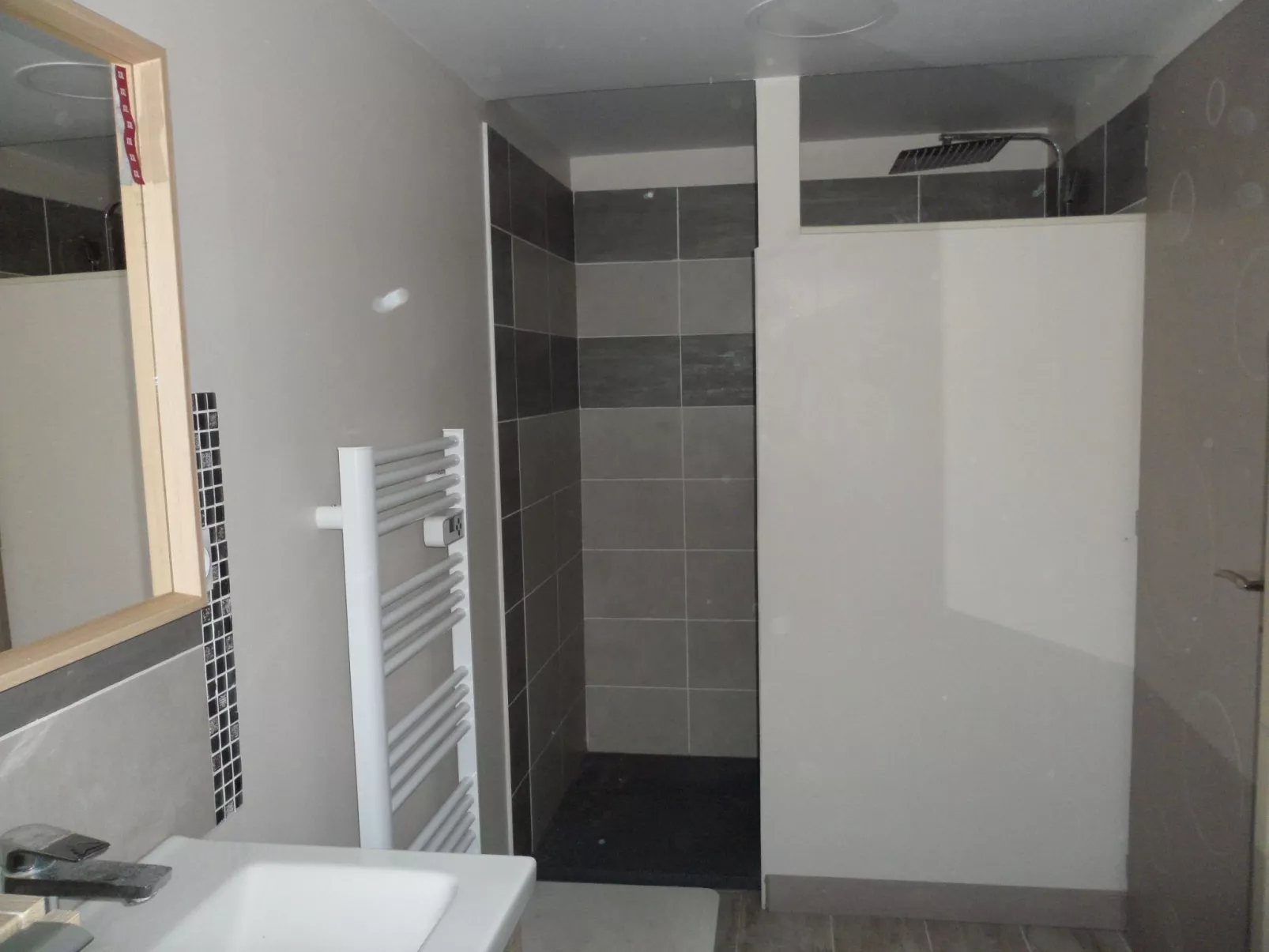 "Aelise" mit eigenem Pool - Drinnen