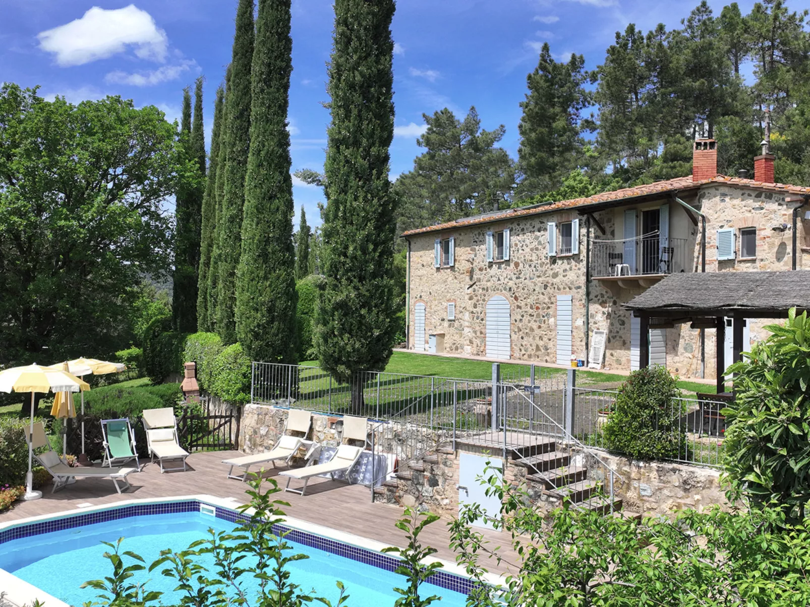 In Montecastelli Pisano mit beheiztem Whirlpool - Dehors