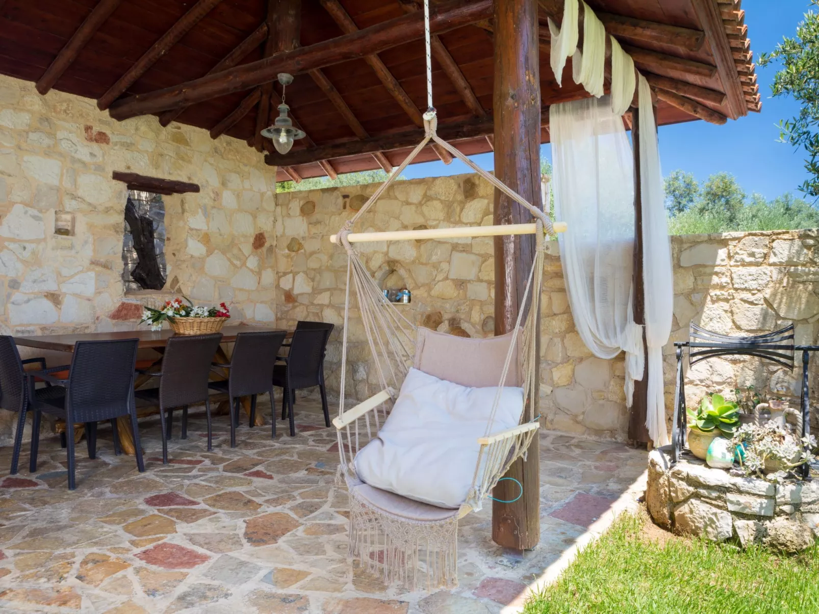 Familienvilla mit Pool, Billard und Grillplatz - Draußen