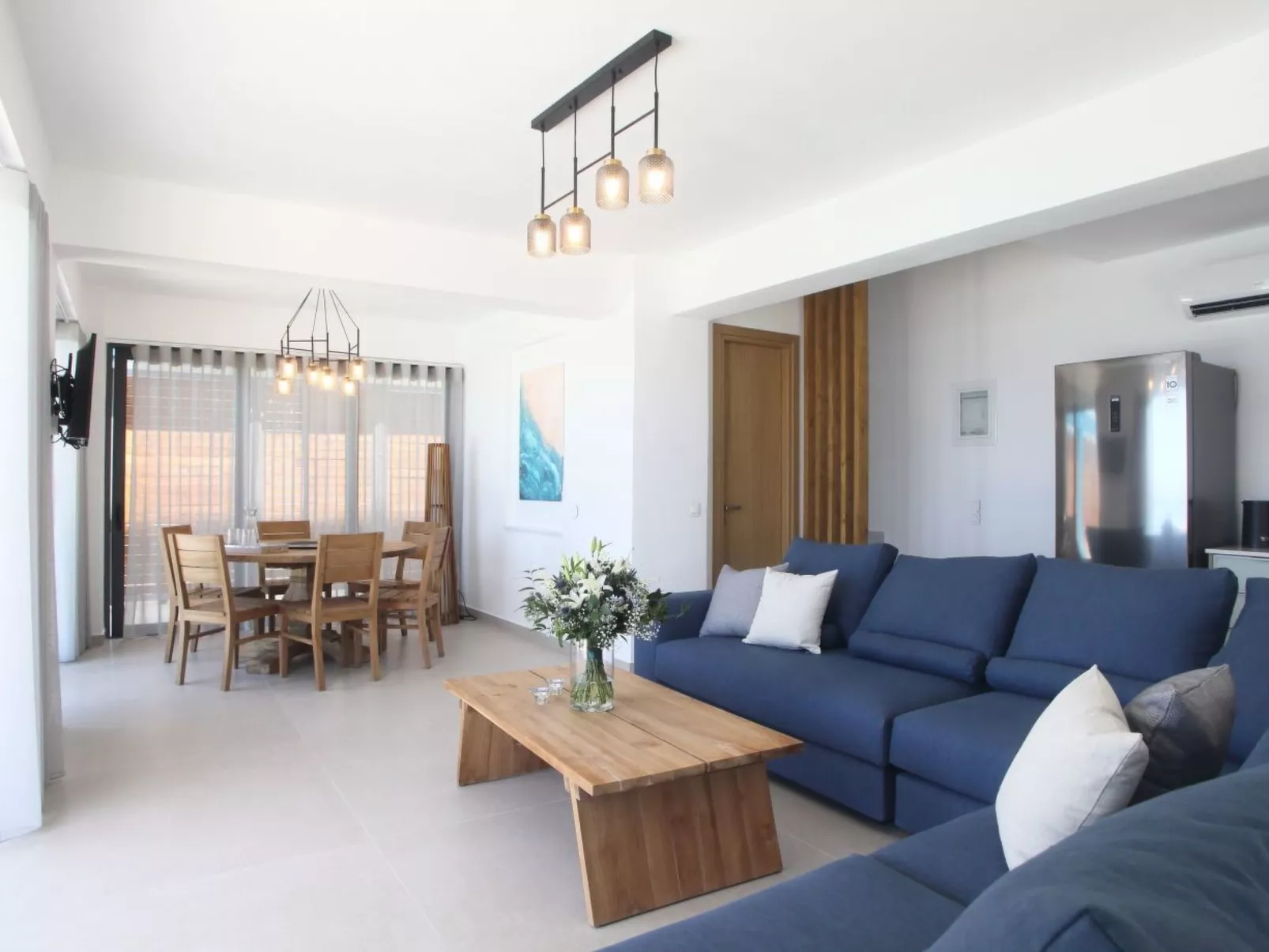 "Capro" mit Infinity-Pool - Inside