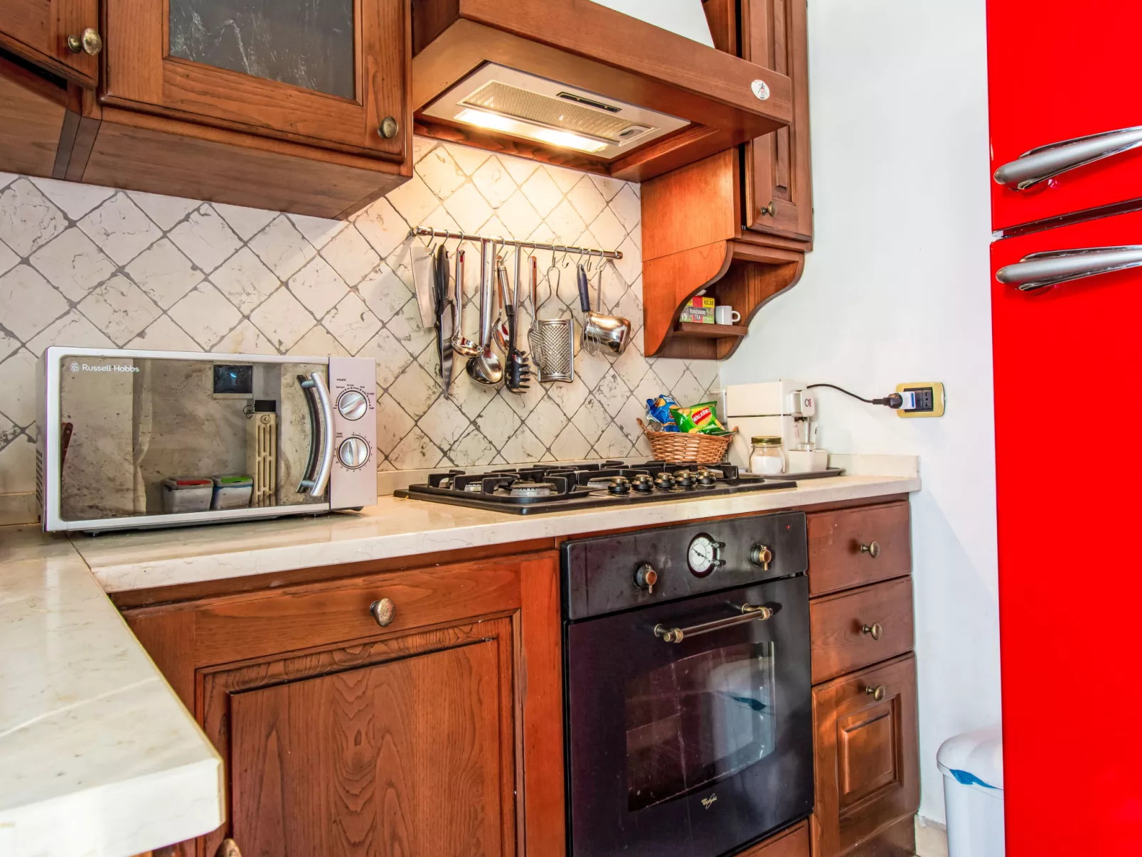 Tre fontane - Inside