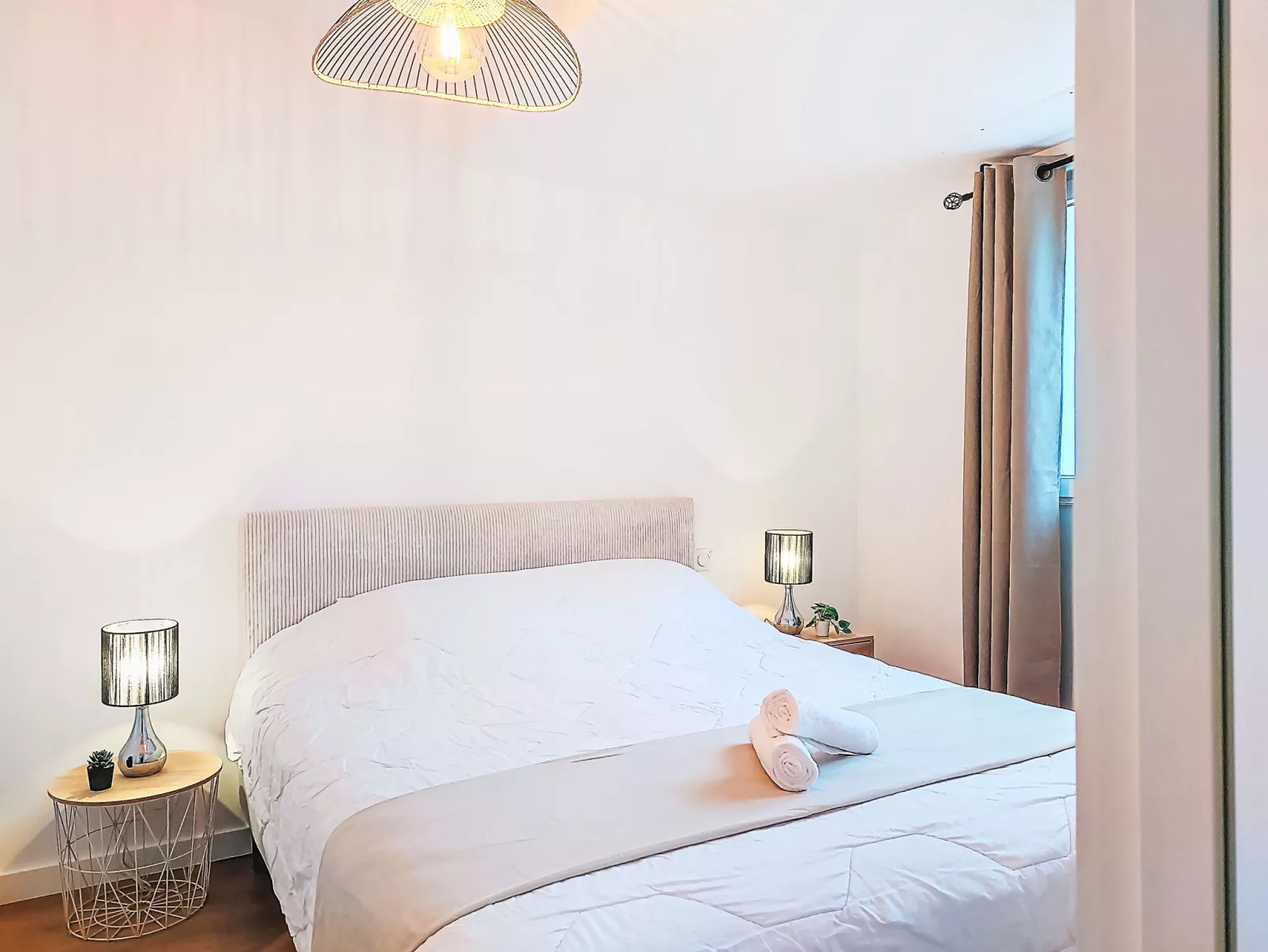 Les Cariatides 6 - Drinnen