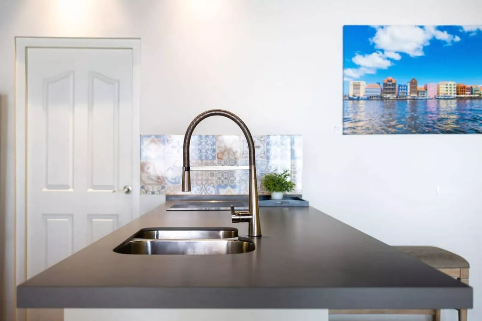 Plaza JoJo C - Kitchen