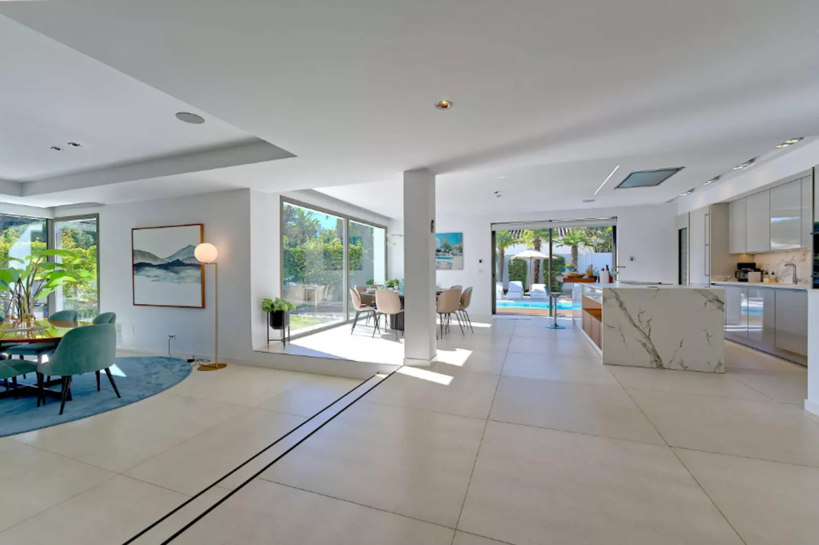 Contemporary & Very Spacious Villa Puerto Banus - Living room