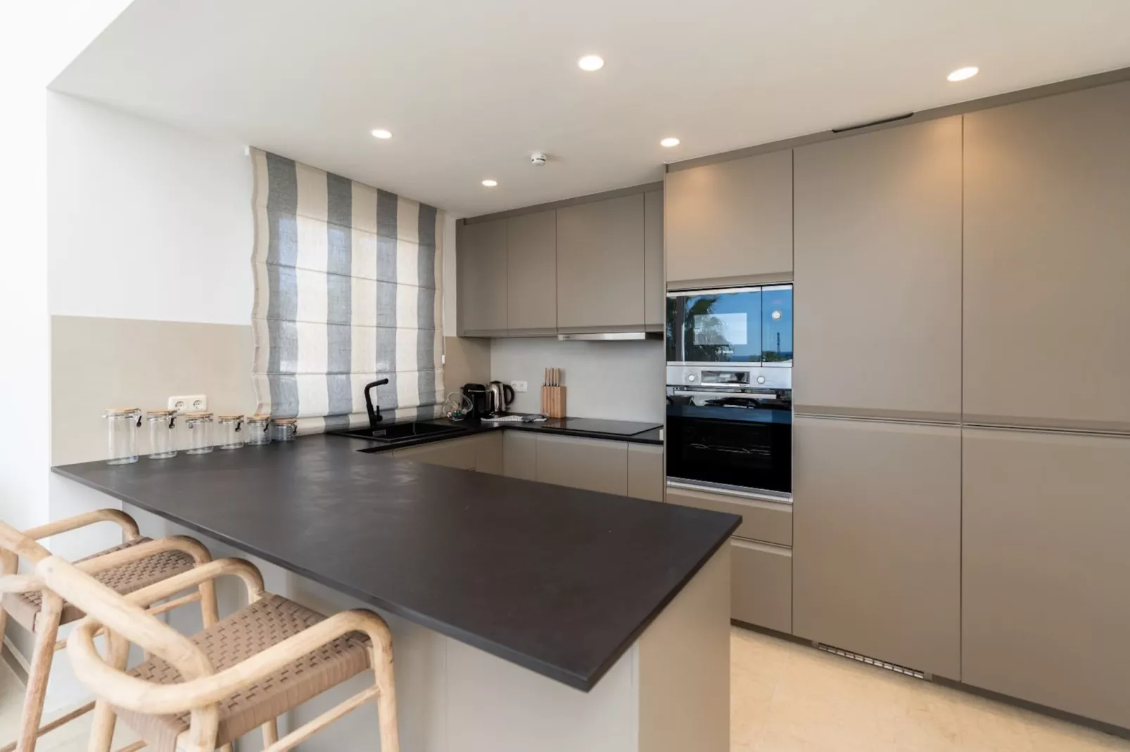 Exclusive 3-bed Penthouse Alcazaba Lagoon (321) - Küche