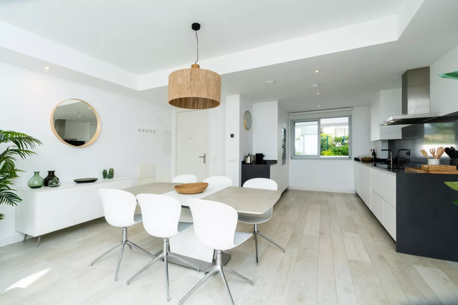 Elegant 2-Bedroom Apartment | Alcazaba Lagoon 1112 - Esszimmer