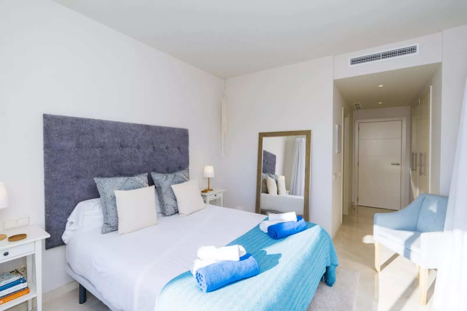 Modern 2-Bedroom Apartment - Alcazaba Lagoon (411) - Chambre