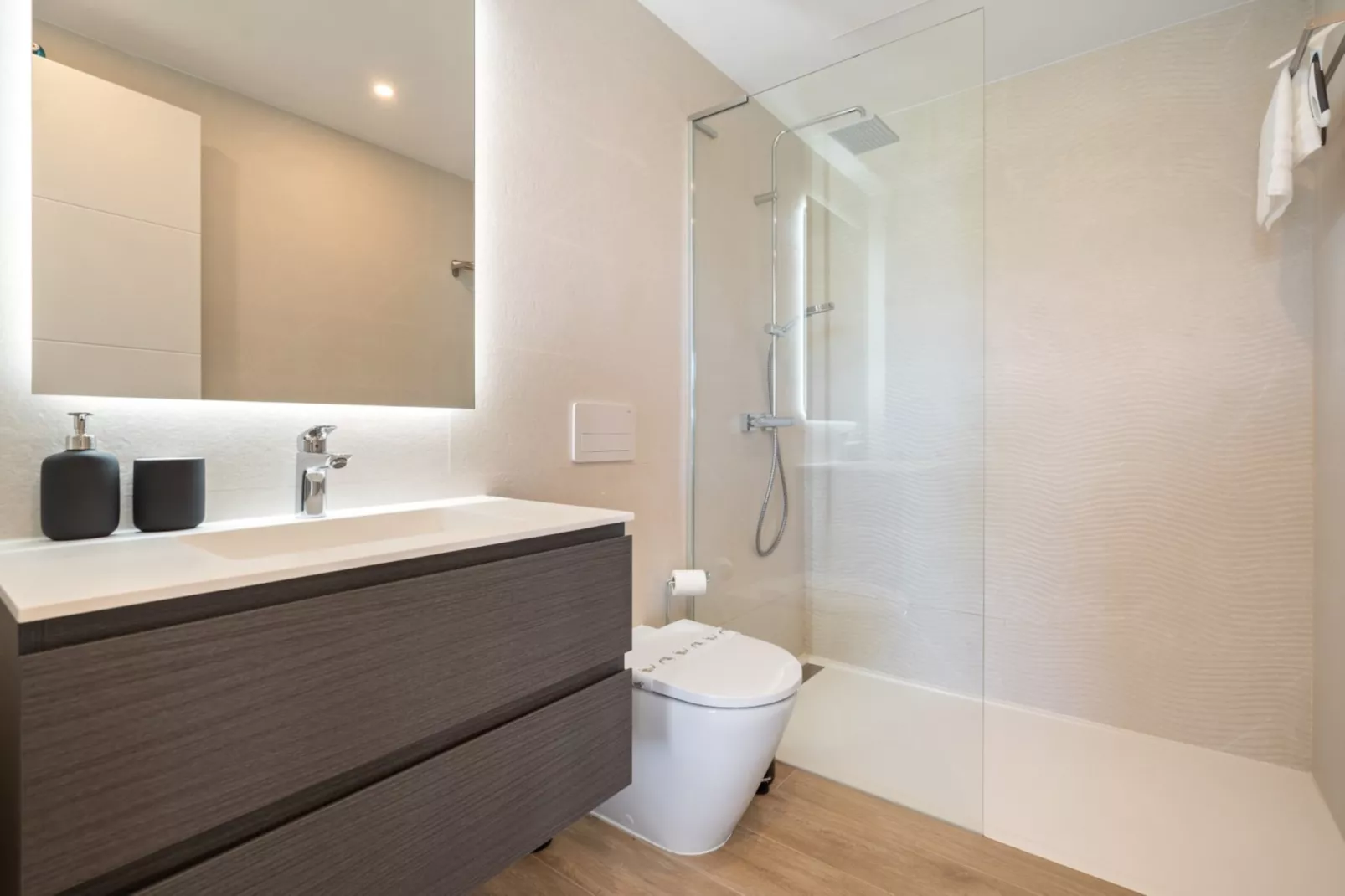 Stylish 2-Bed Apartment - ALCAZABA LAGOON (2115) - Salle de bain