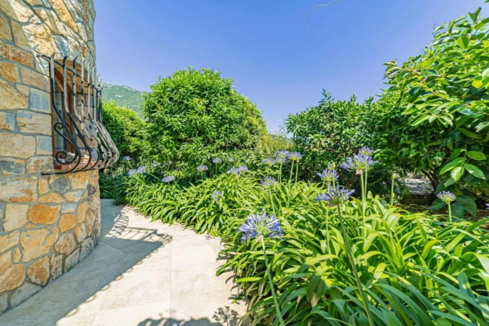 L'Eugénie - Jardins en été