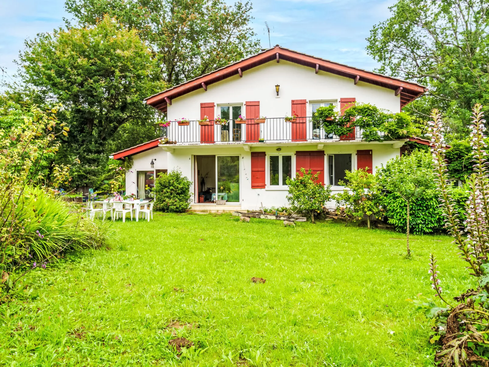 Chemin des Carrières - Outside