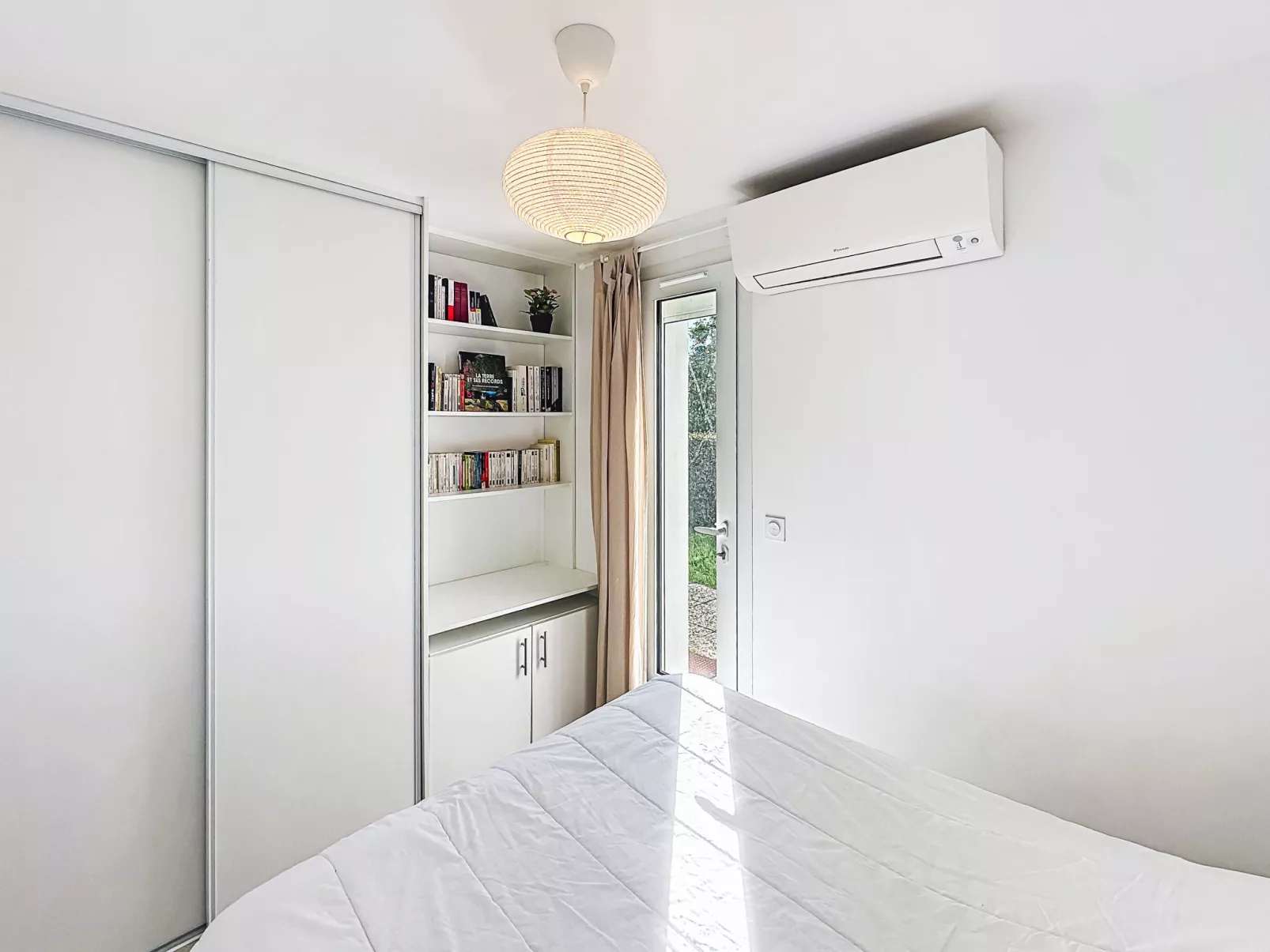 Le Perregaux - Inside