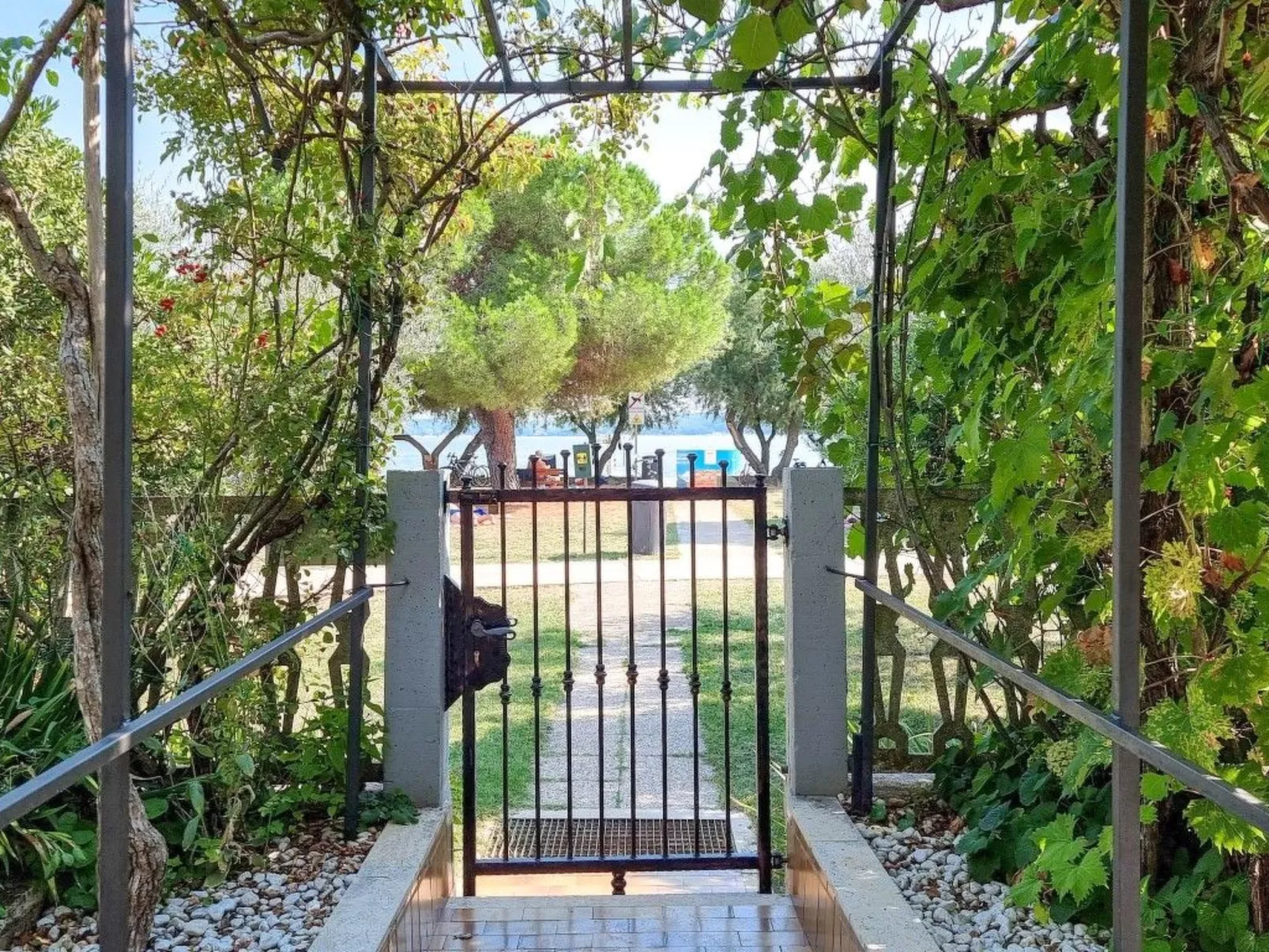 Für 5 Personen ca. 70 m&sup2; in Novigrad, Adriaküste Kroatien (Westküste von I - Dehors