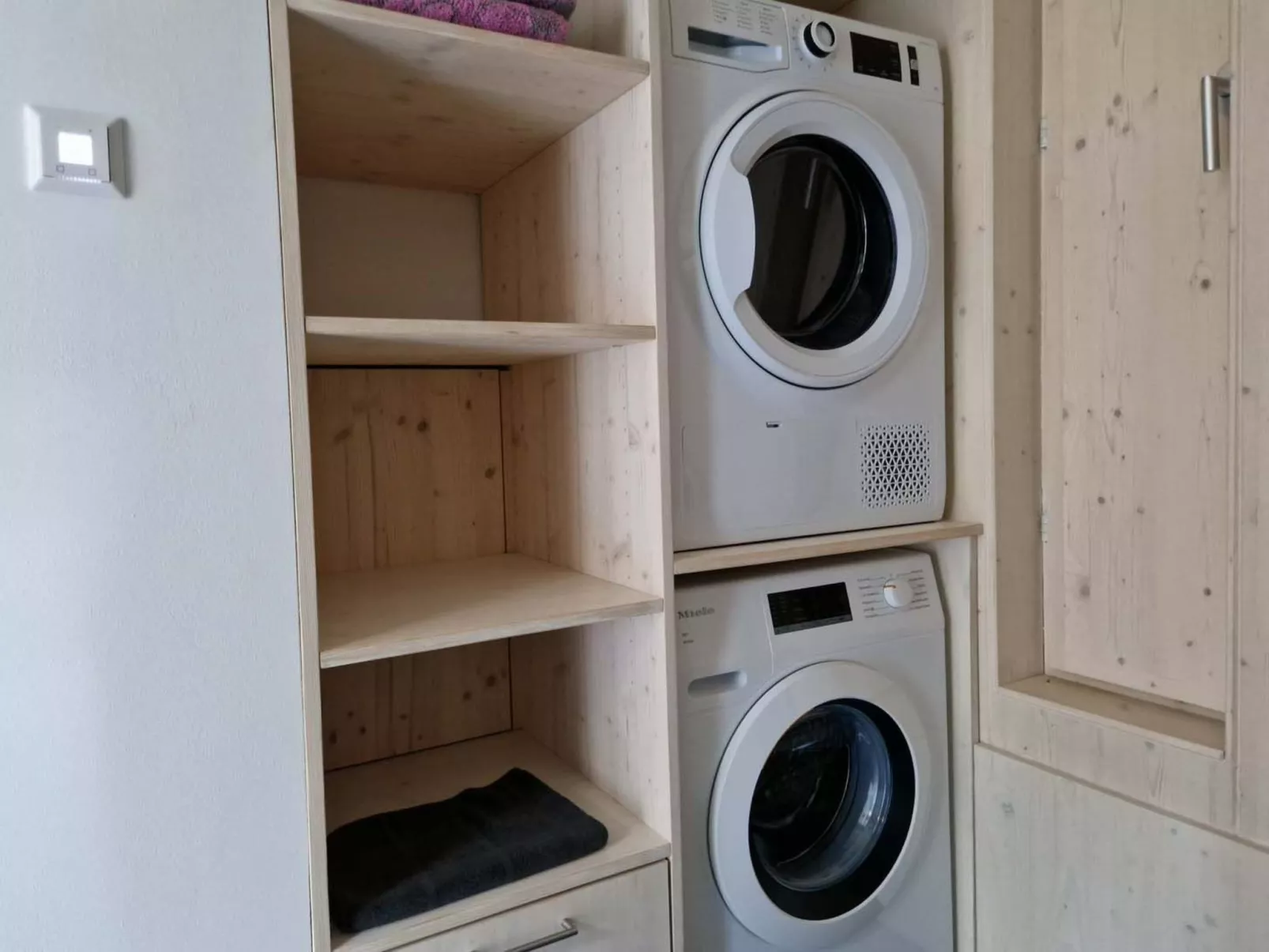 Tinyhaus Adam - Drinnen