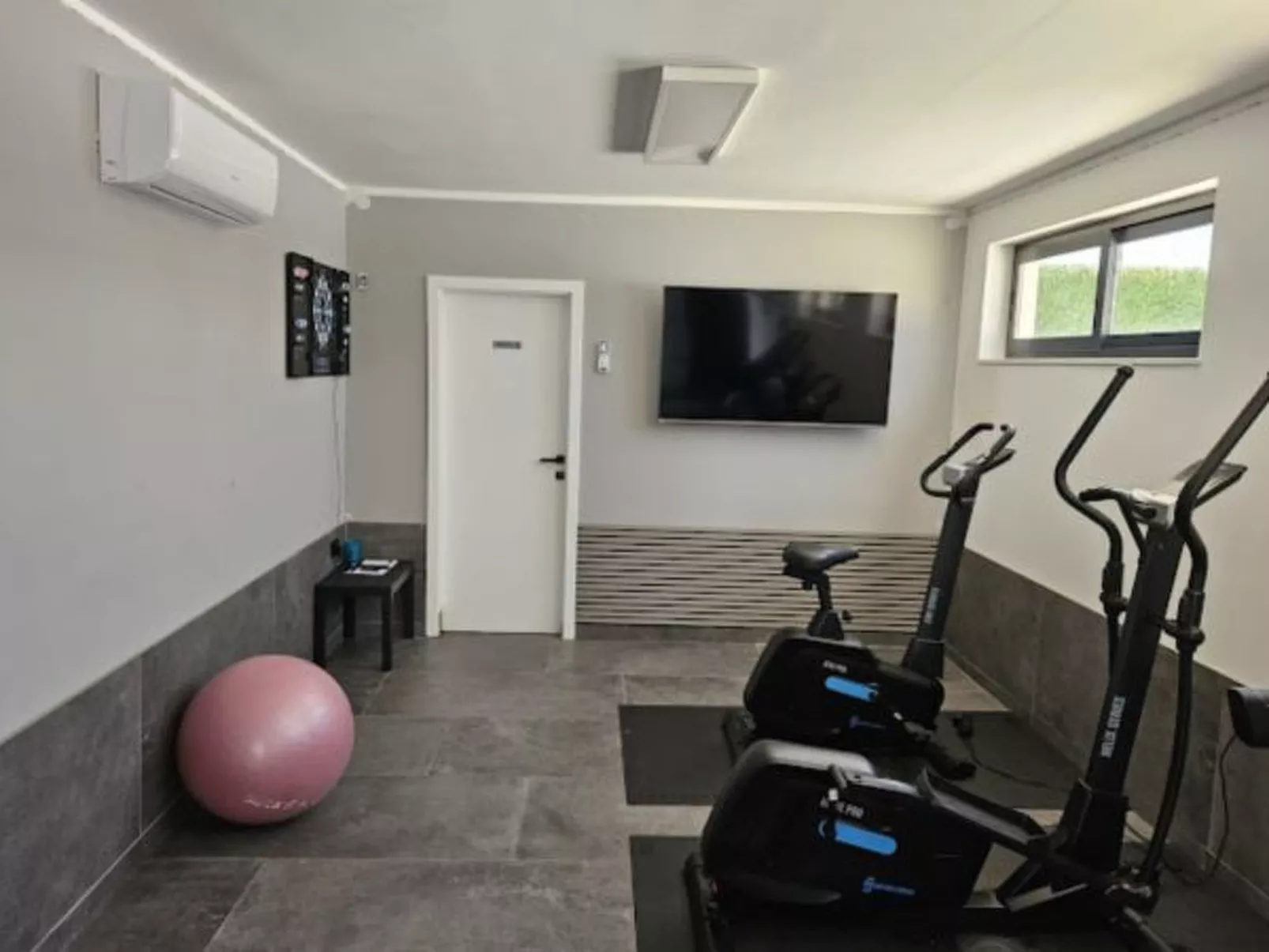 Beautiful villa Lara in Vrana with pool - Image-tags.info