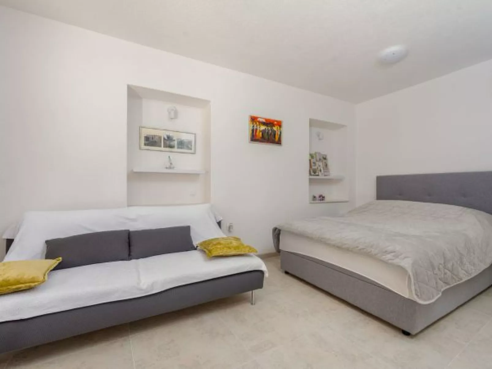 Studio Apartment Varos with shared pool - Image-tags.info