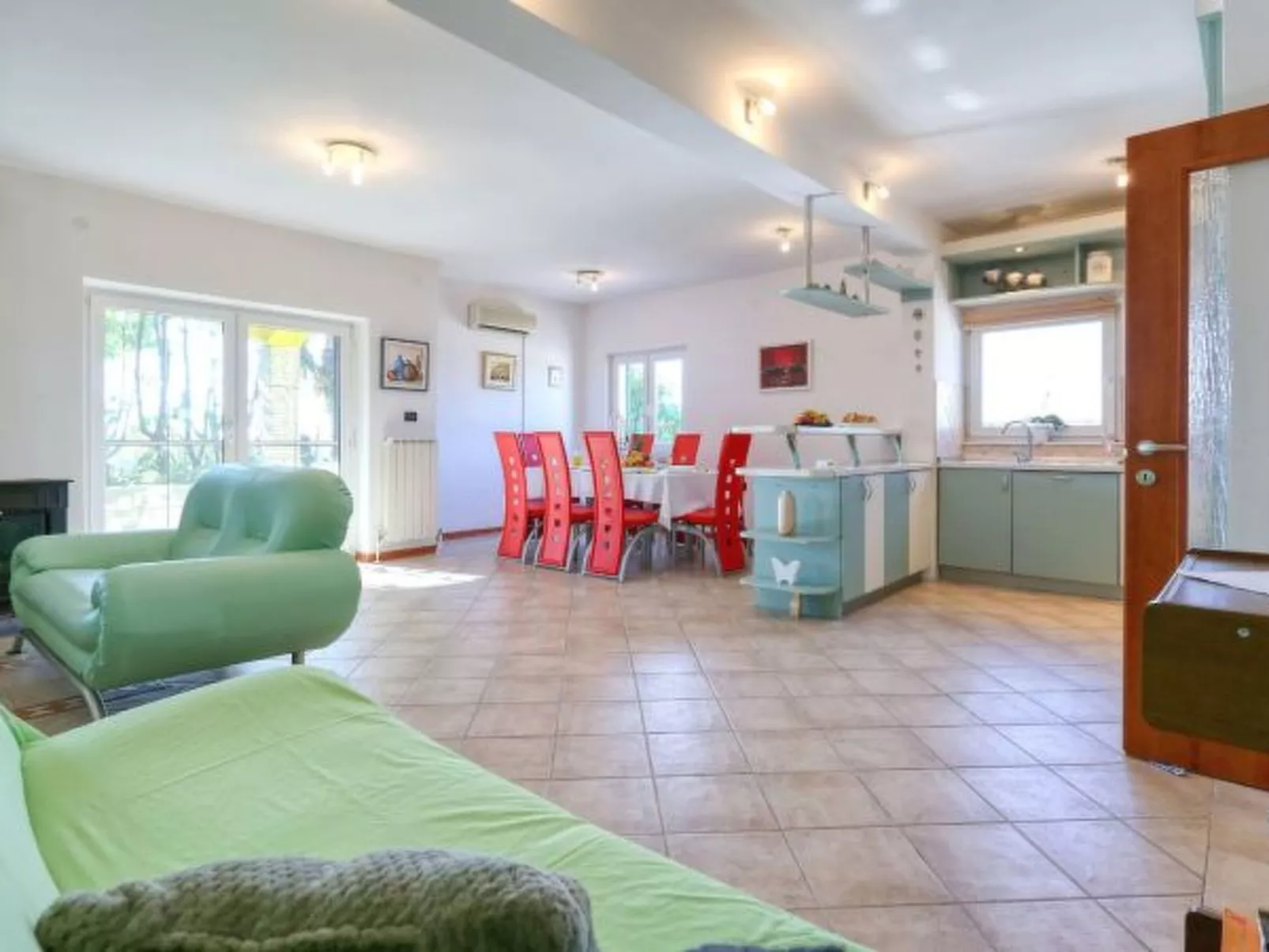 Villa Ana with large pool - Image-tags.info