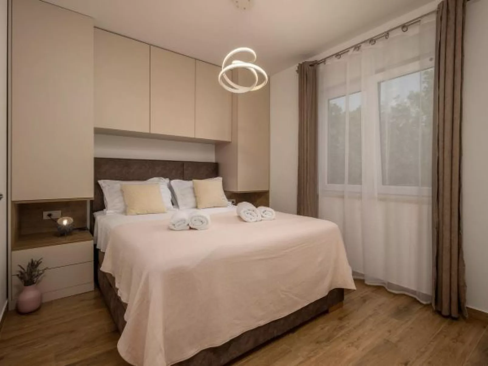 Seaview Villa Deep Green with pool - Image-tags.info