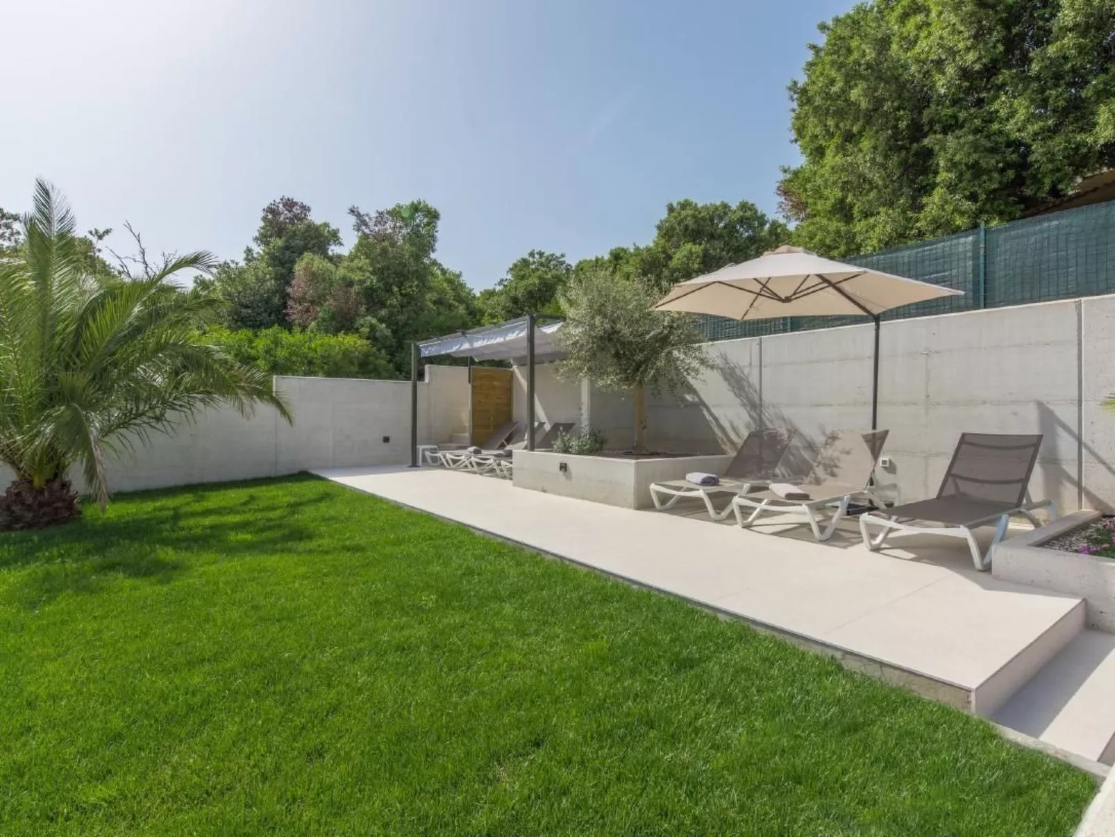 In Pjescana Uvala mit Garten, Grill - Image-tags.info