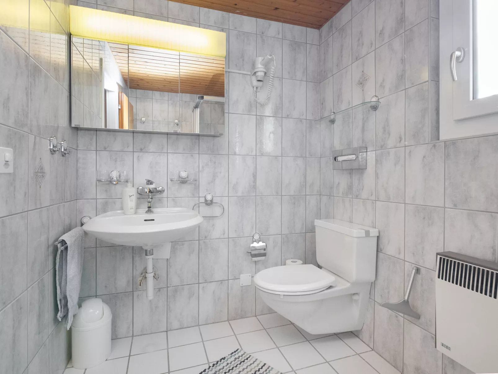 Sous-le-Moulin - Inside