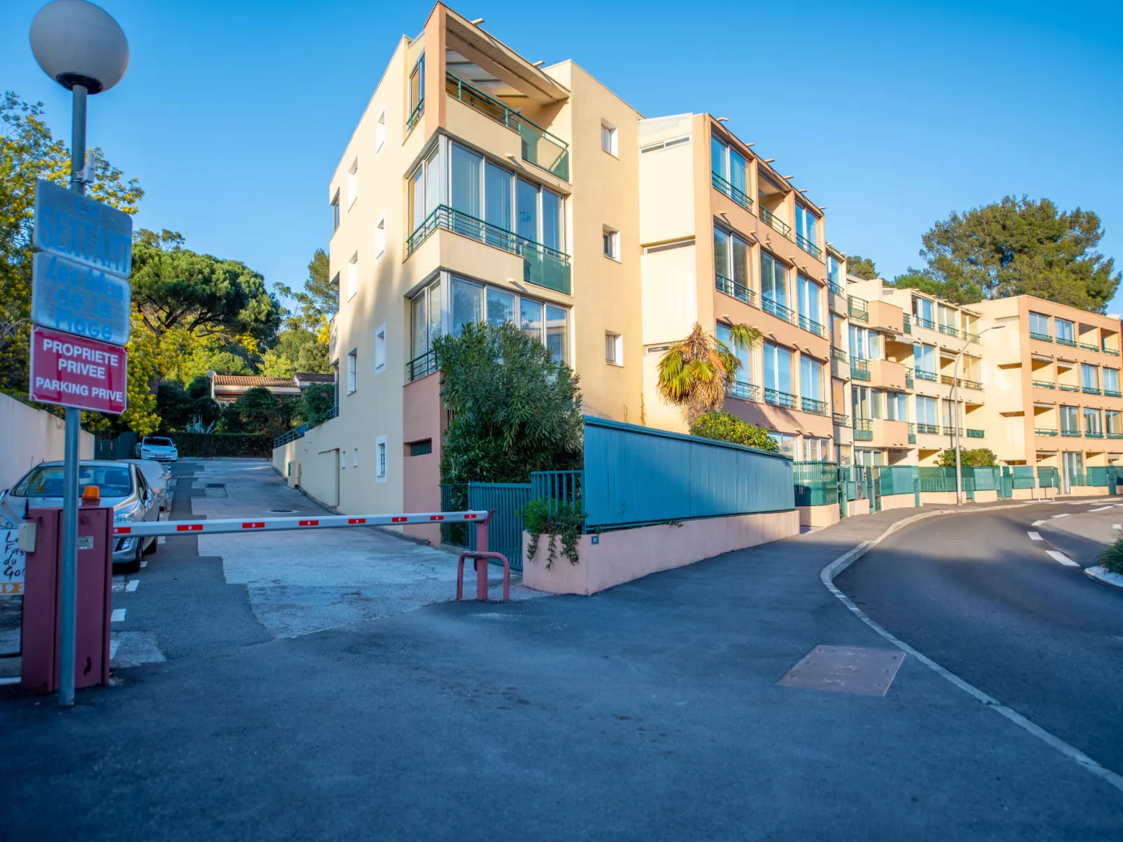 Le Sextant - Draußen