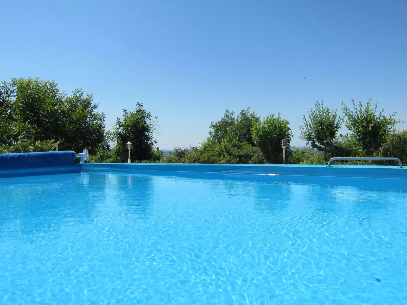 Traditionelle Villa mit Pool und Ausblick - Outside