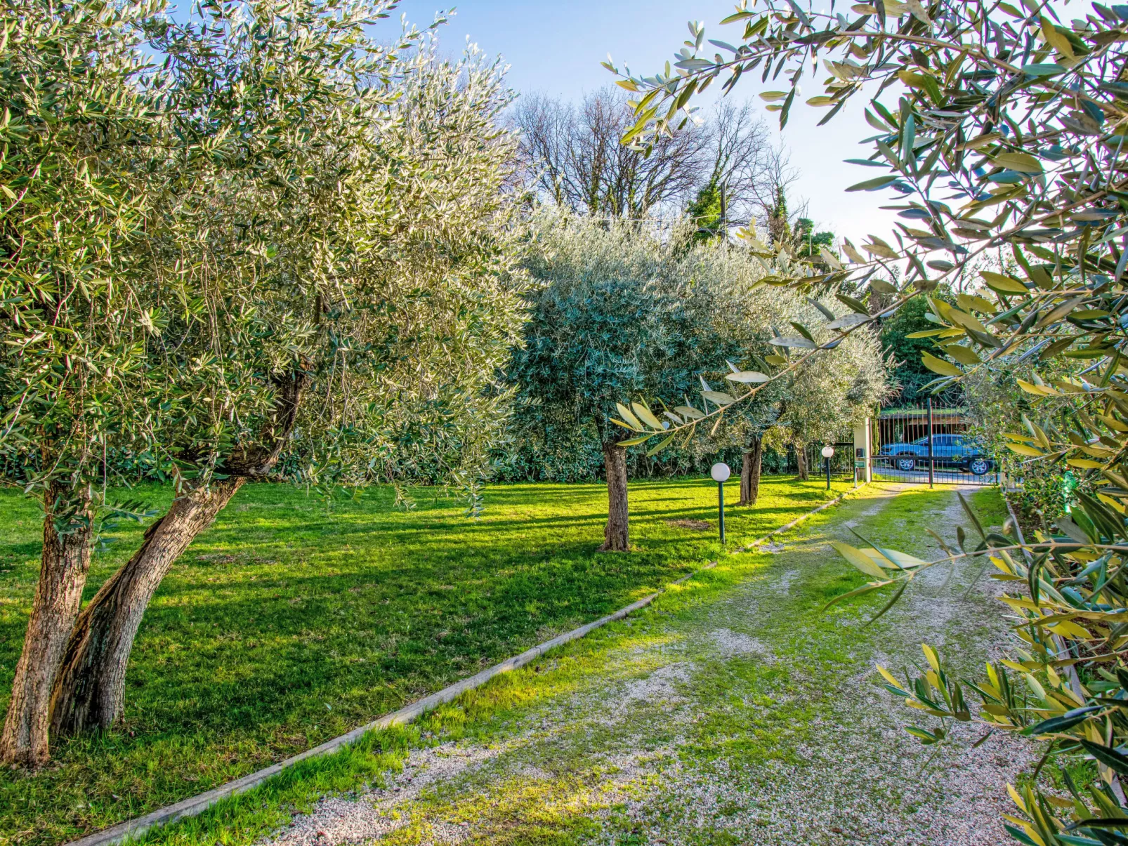 Tre fontane - Outside