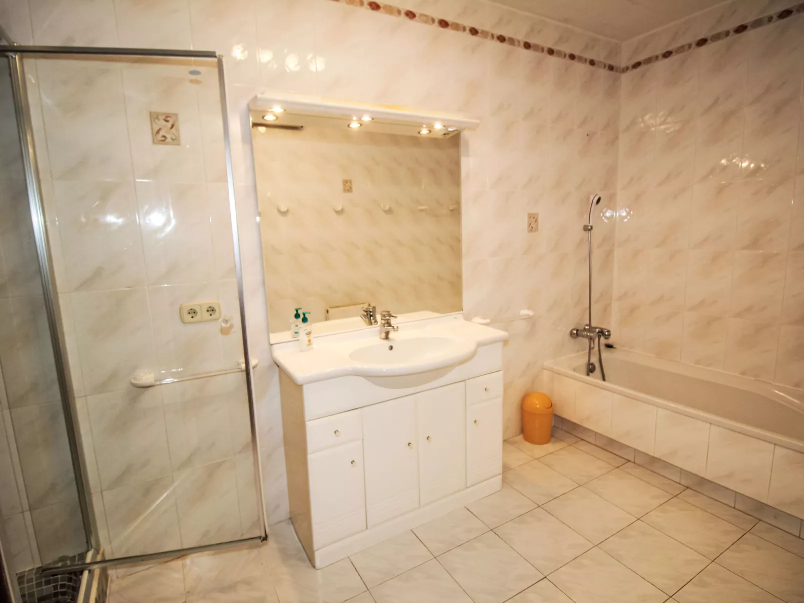 Roca Mas Mato - Drinnen