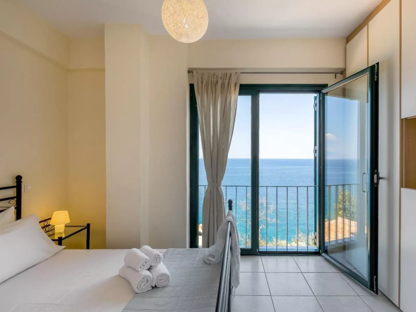 Leonardo da Vinci Villa - Inside