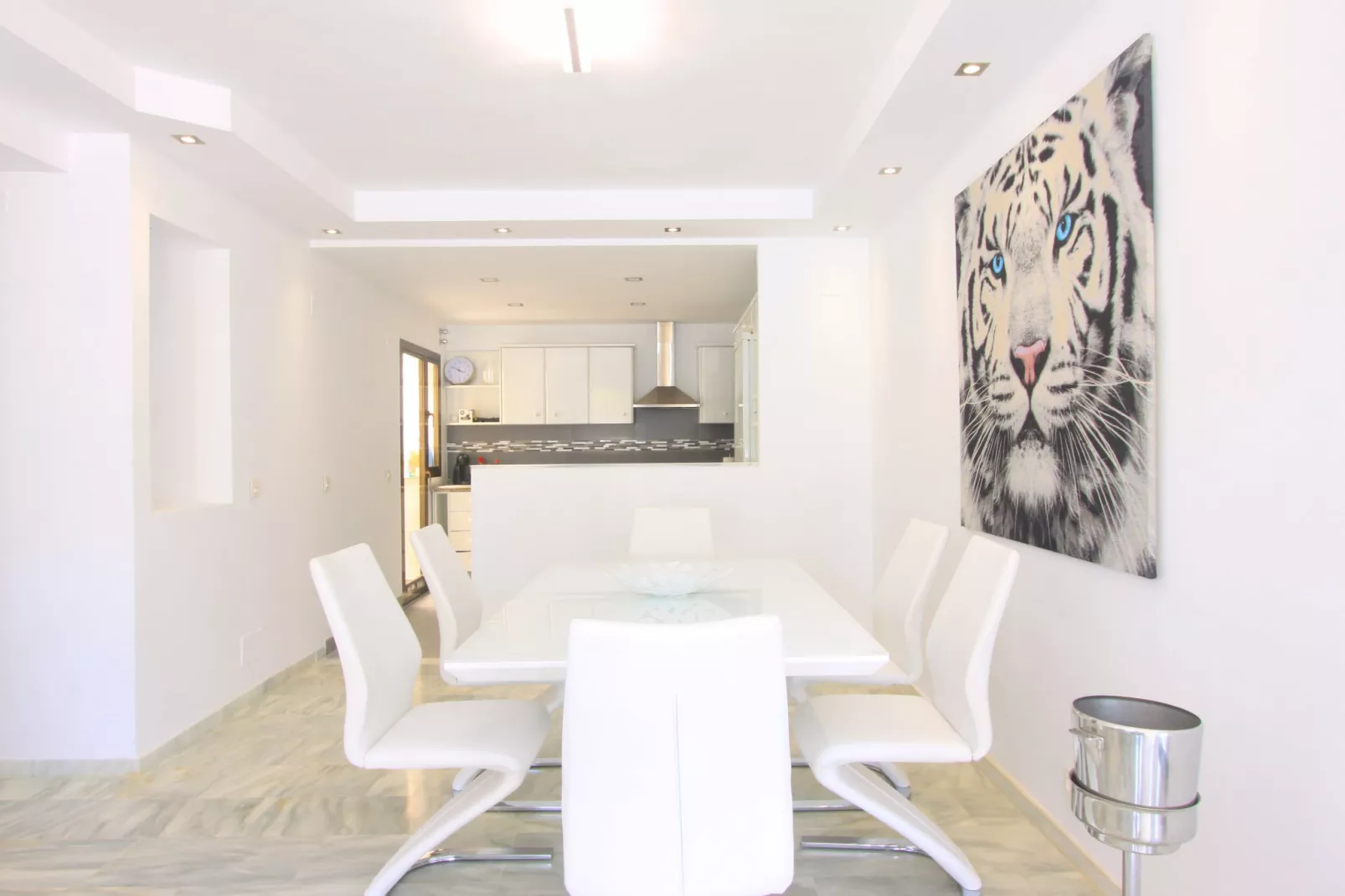 MODERN BEACH PENTHOUSE - Dining room