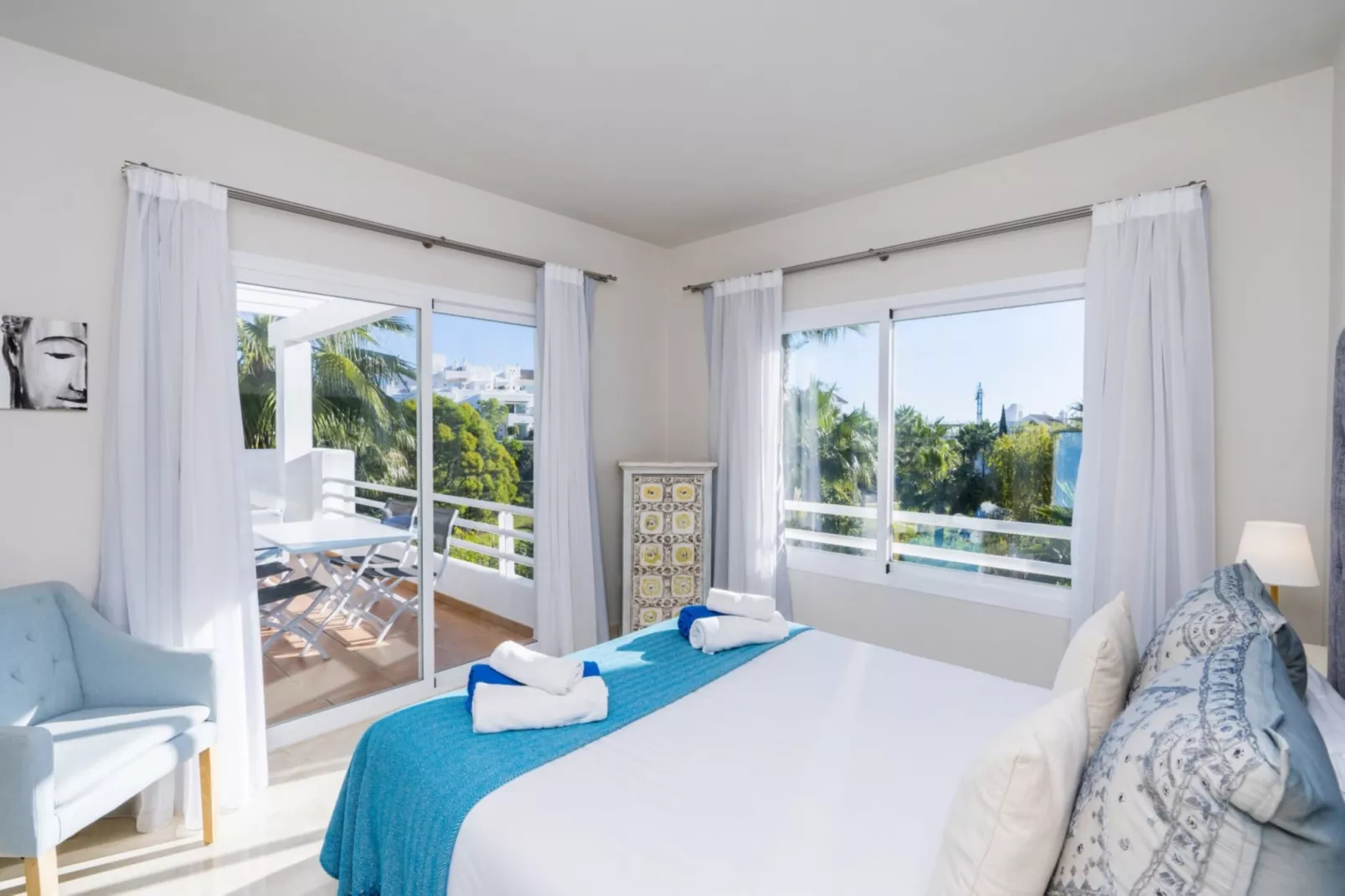 Modern 2-Bedroom Apartment - Alcazaba Lagoon (411) - Chambre