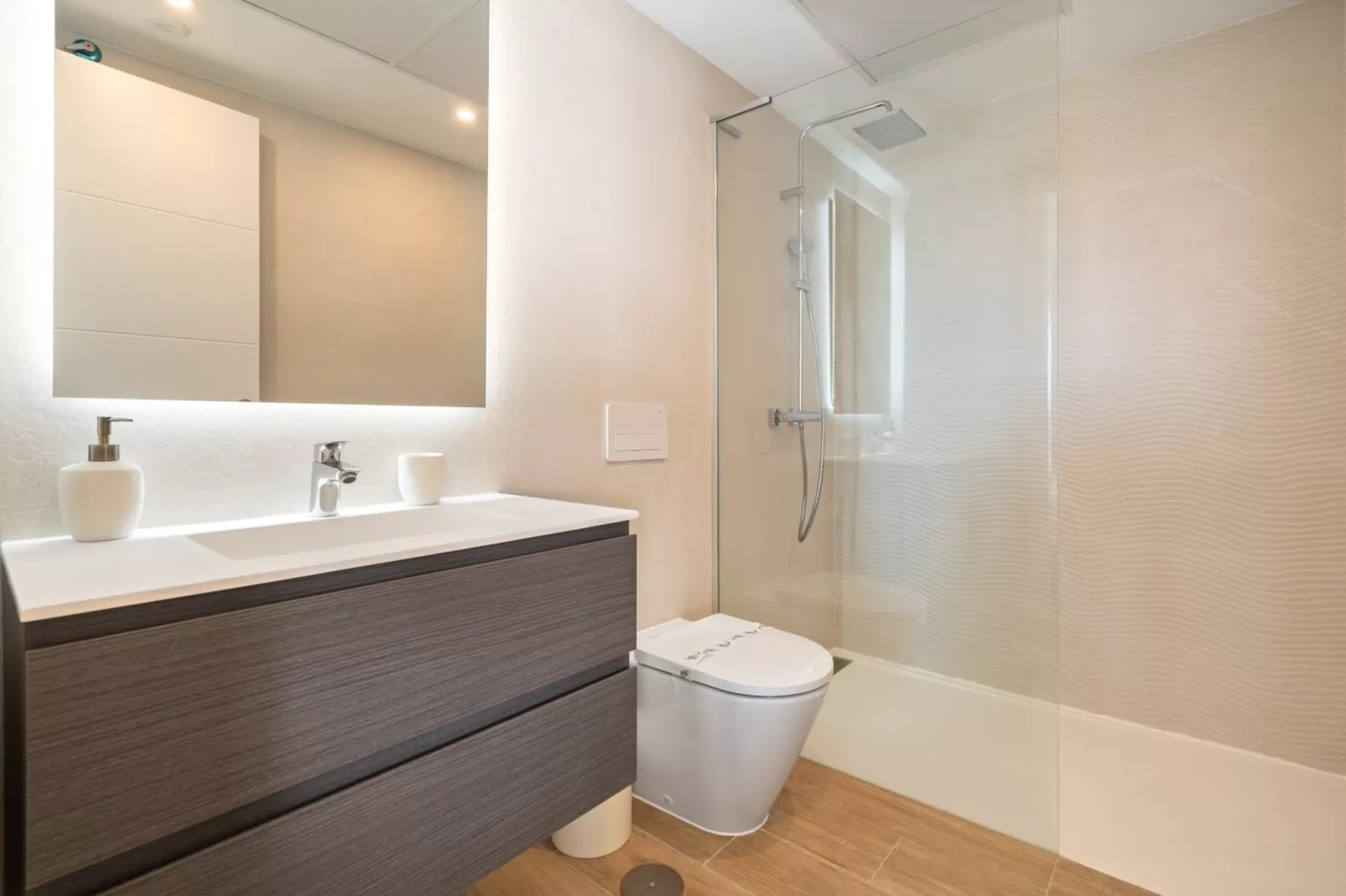 Stylish 2-bed Apartment ALCAZABA LAGOON (2011) - Salle de bain