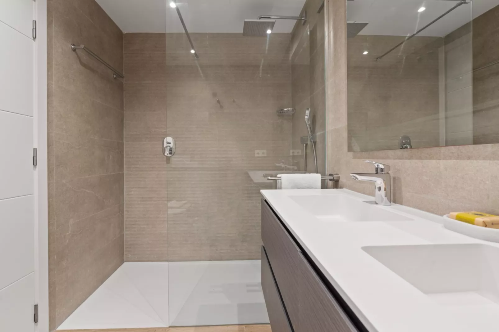 Spacious 2-bed & Solarium ALCAZABA LAGOON (2017) - Salle de bain