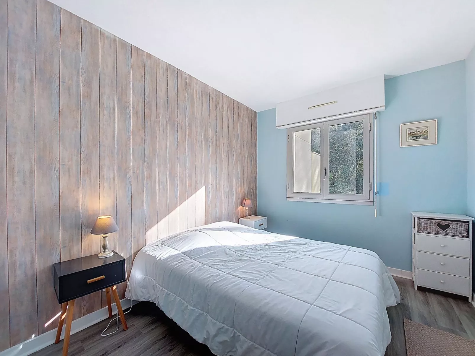 Les Ecureuils - Inside