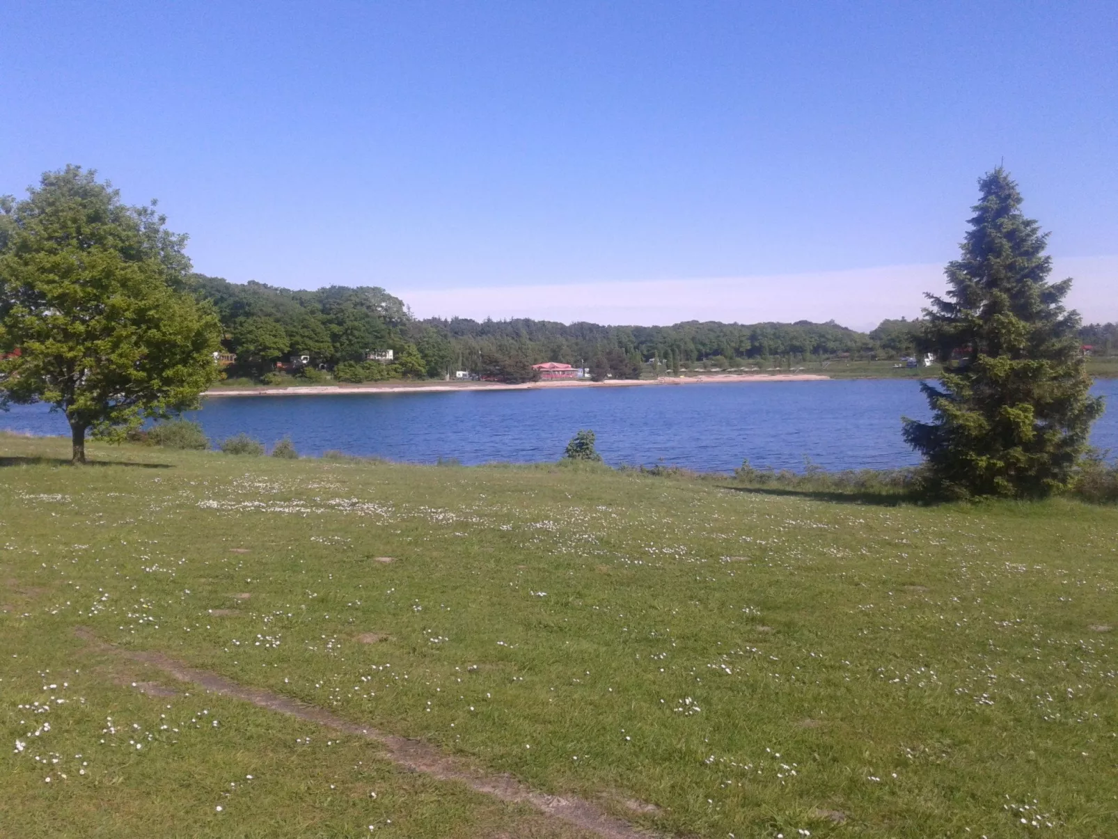 Mit atemberaubendem Blick auf den See - Draußen