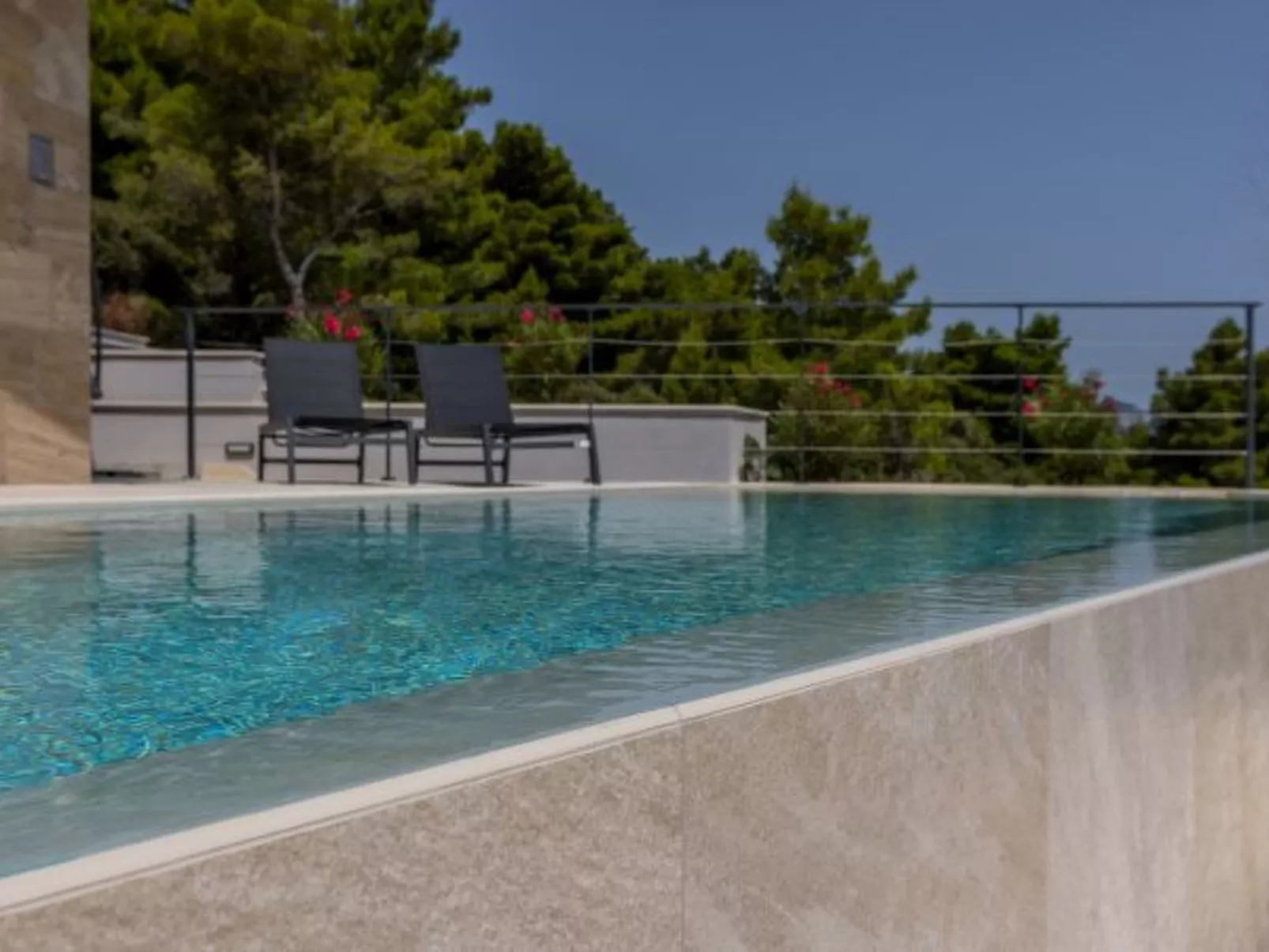 Beachfront villa Luce with seaview and pool - Dehors