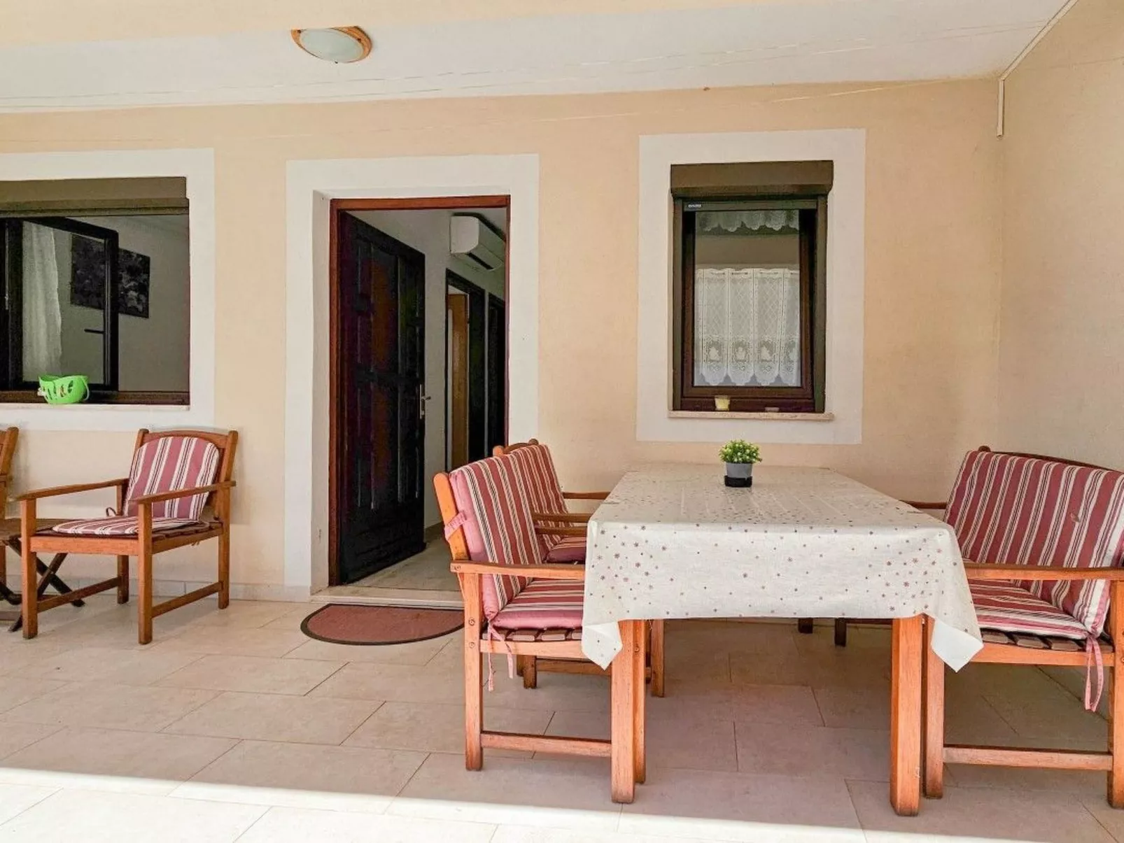 "Maja 3" mit Terrasse - Dedans