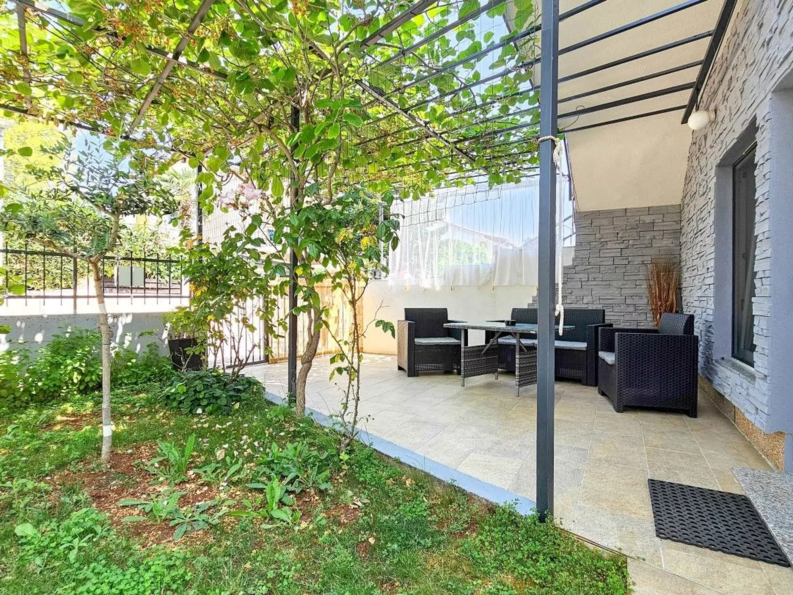 "Pintar 2" direkt am Strand - Drinnen