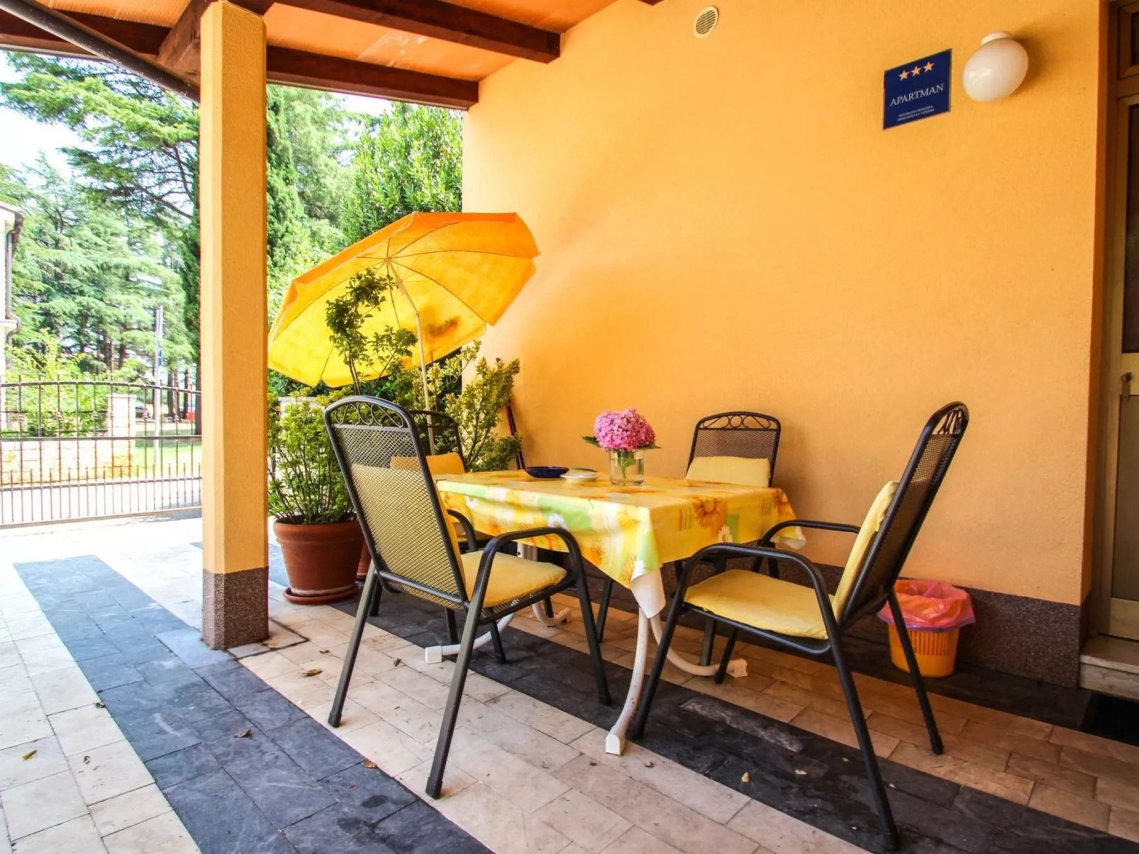 Erdgeschoss-Ferienwohnung Martinis 2 - Draußen