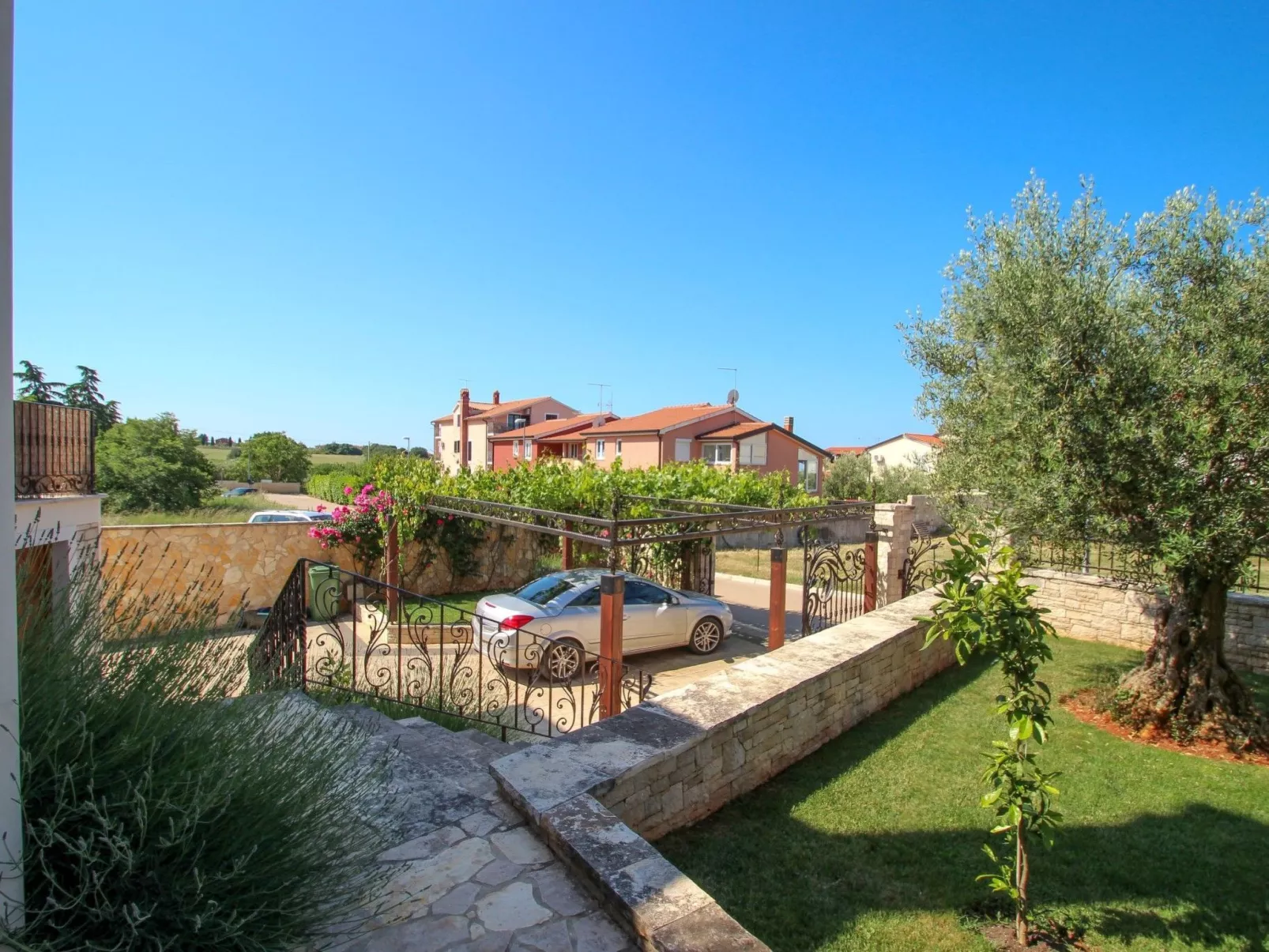 Für 4 Personen ca. 50 m&sup2; in Bužinija, Adriaküste Kroatien (Westküste von I - Outside